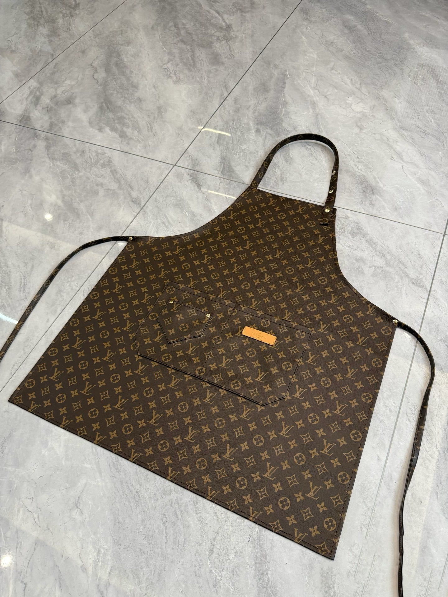 CUSTOM LV LEATHER APRON