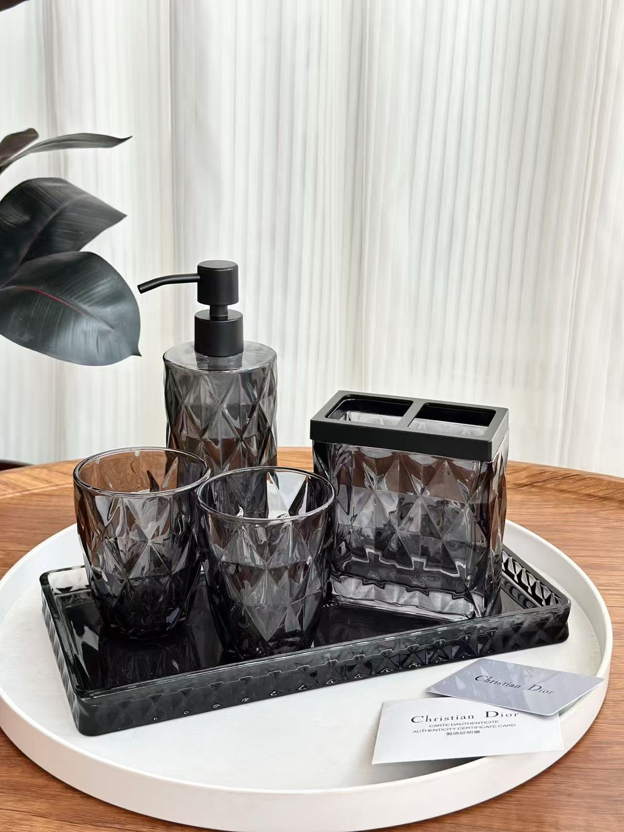 CHRISTIAN TOILETRIES SET