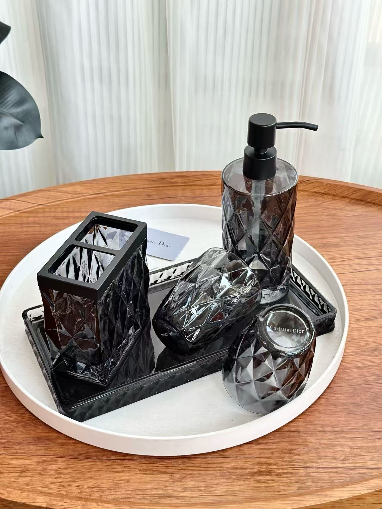CHRISTIAN TOILETRIES SET