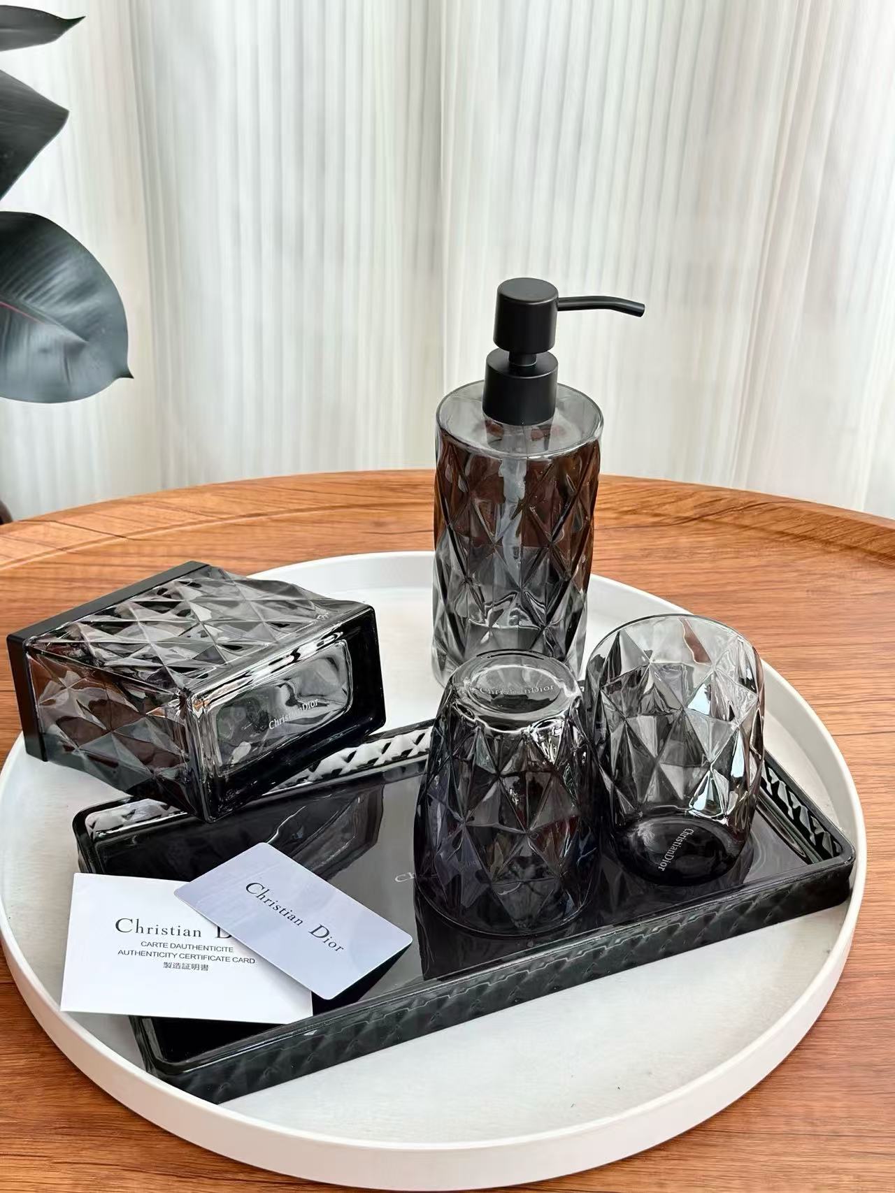 CHRISTIAN TOILETRIES SET