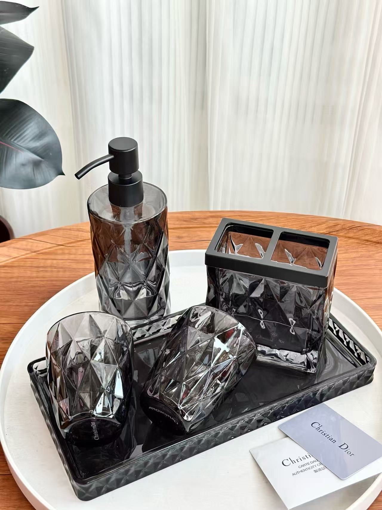 CHRISTIAN TOILETRIES SET