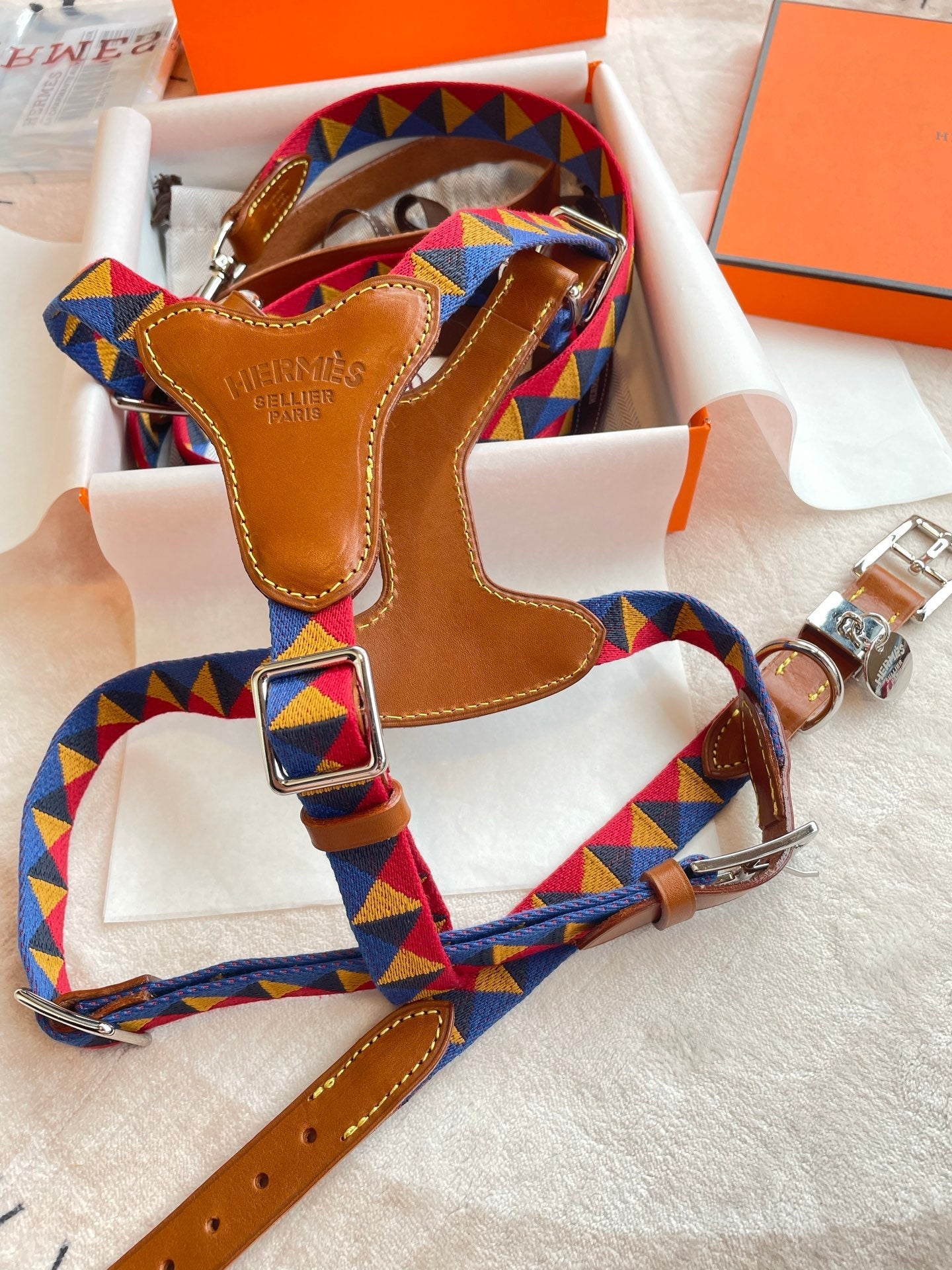 HERMES DOG HARNESS AND LEASH (TRIANGLES)
