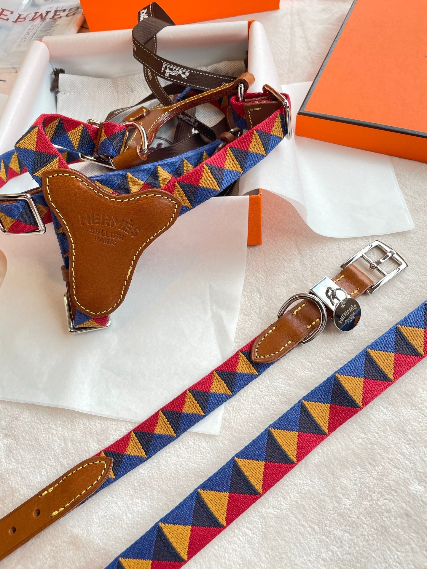 HERMES DOG HARNESS AND LEASH (TRIANGLES)