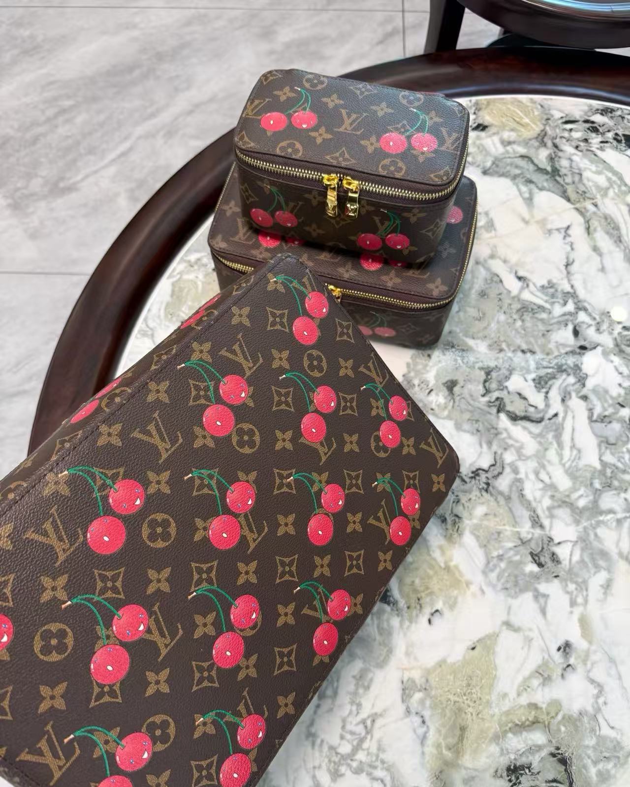 CUSTOM LV MAKE UP 3 IN 1 POUCH SET (CHERRY)