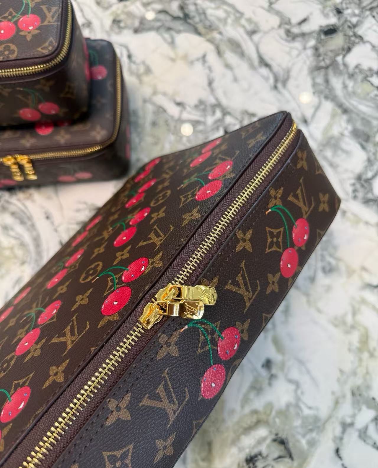 CUSTOM LV MAKE UP 3 IN 1 POUCH SET (CHERRY)
