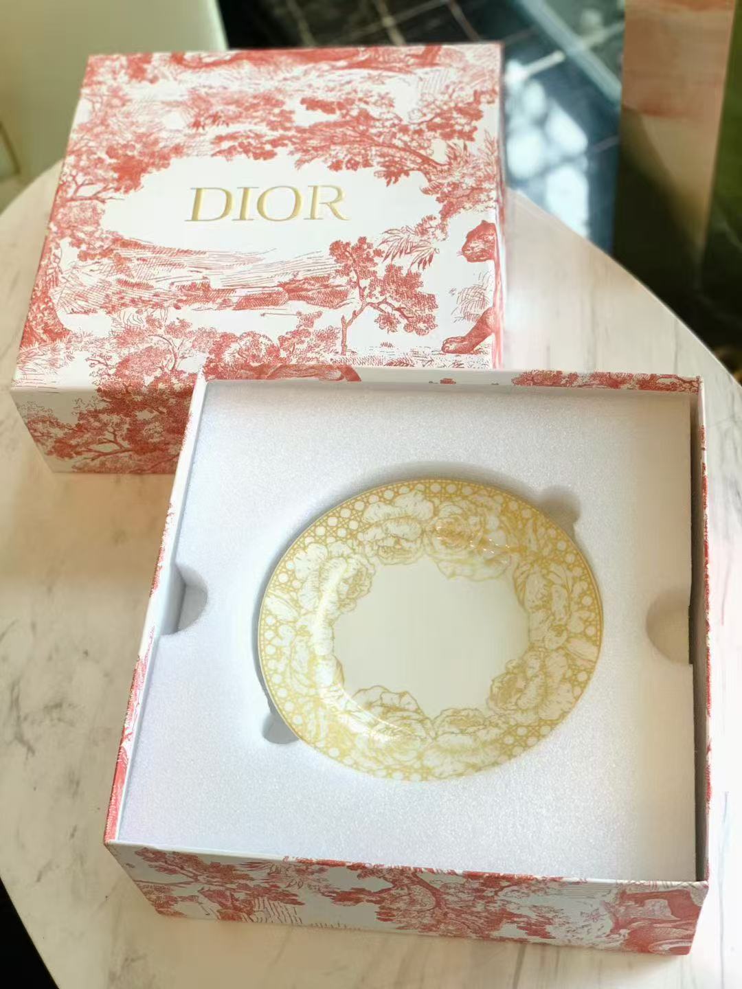 CHRISTIAN PLATES SET
