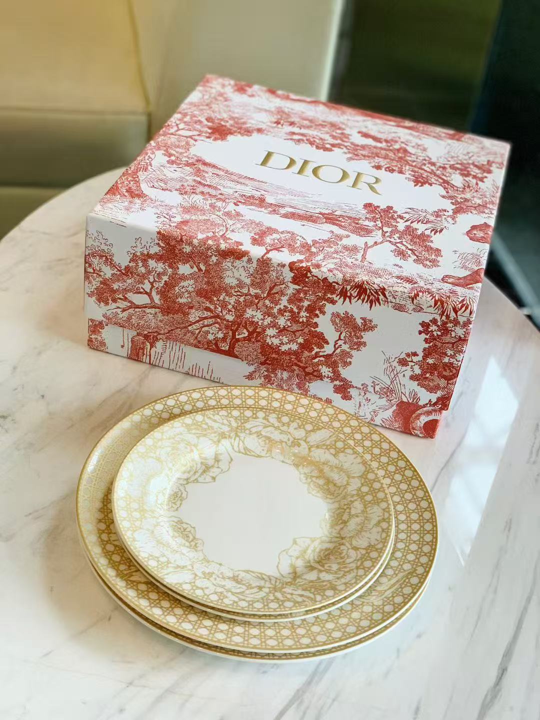 CHRISTIAN PLATES SET
