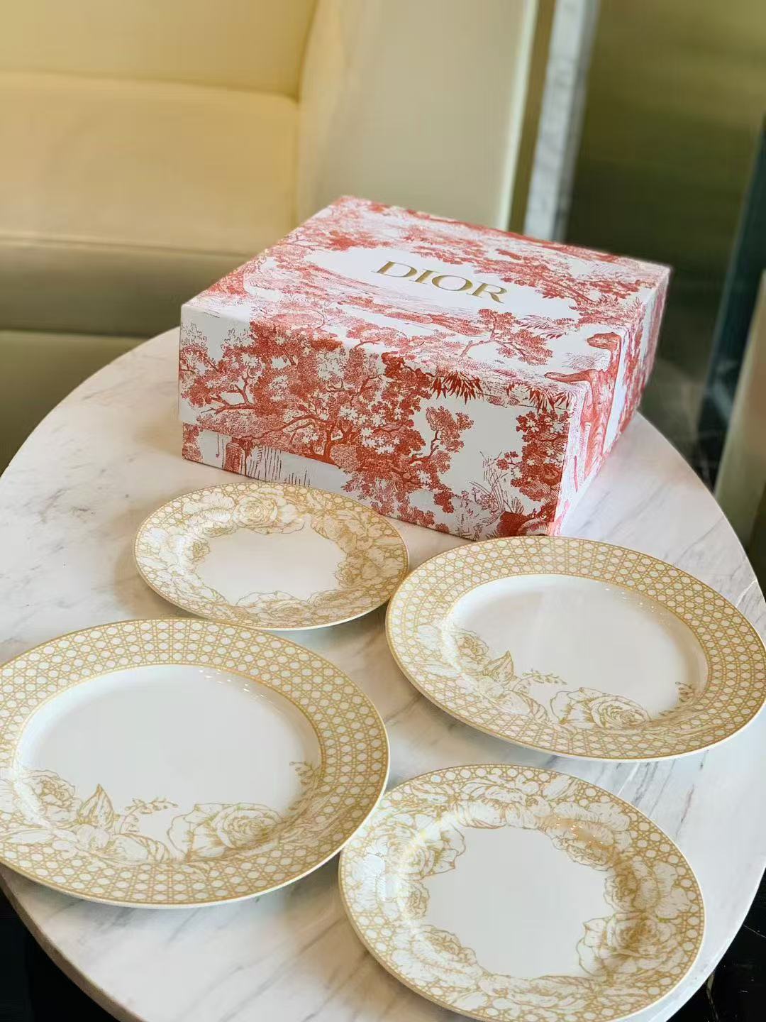 CHRISTIAN PLATES SET