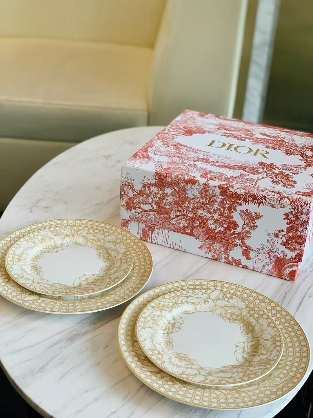 CHRISTIAN PLATES SET