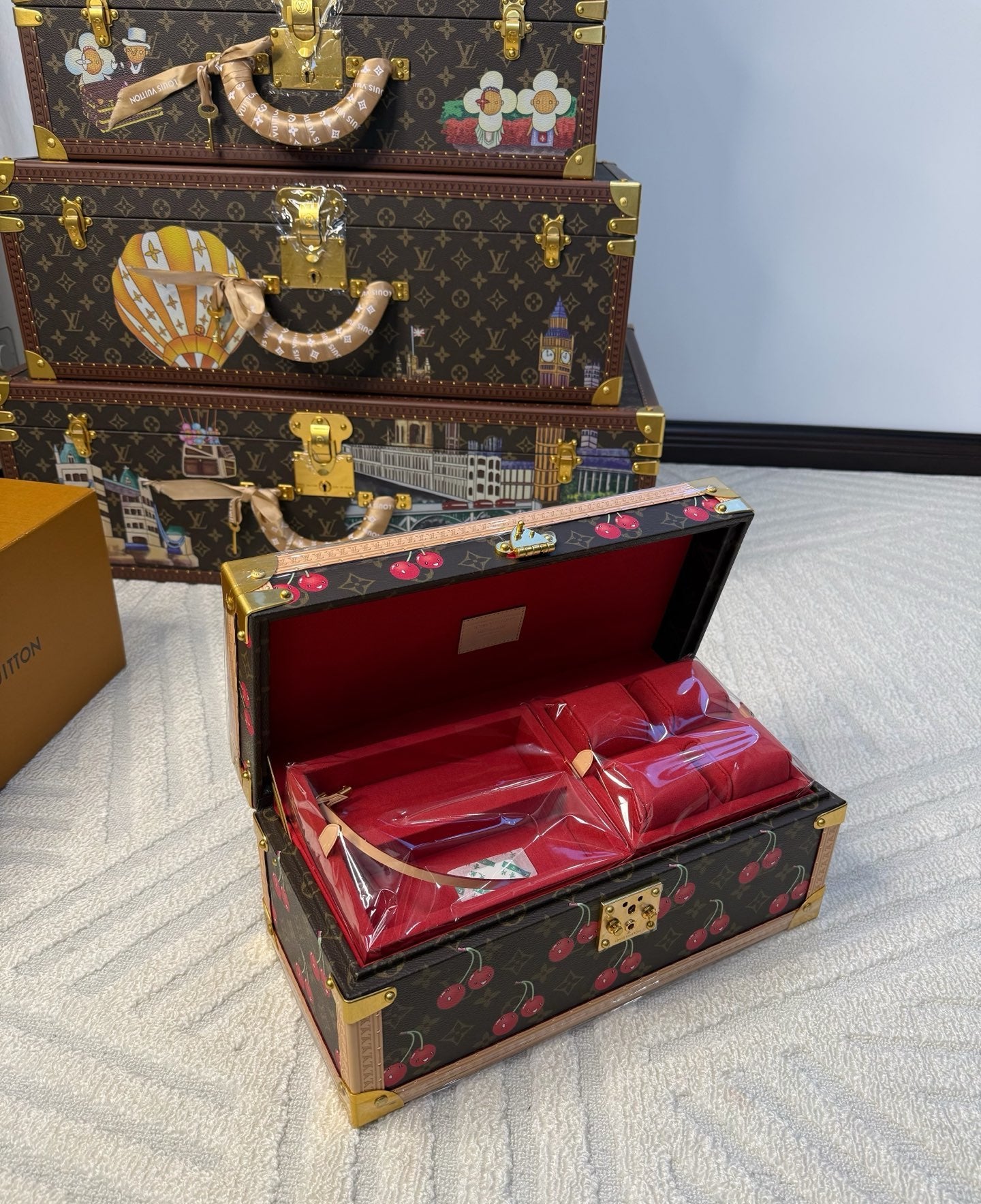 LV COFFRET ACCESSORIES BOX (CHERRY)