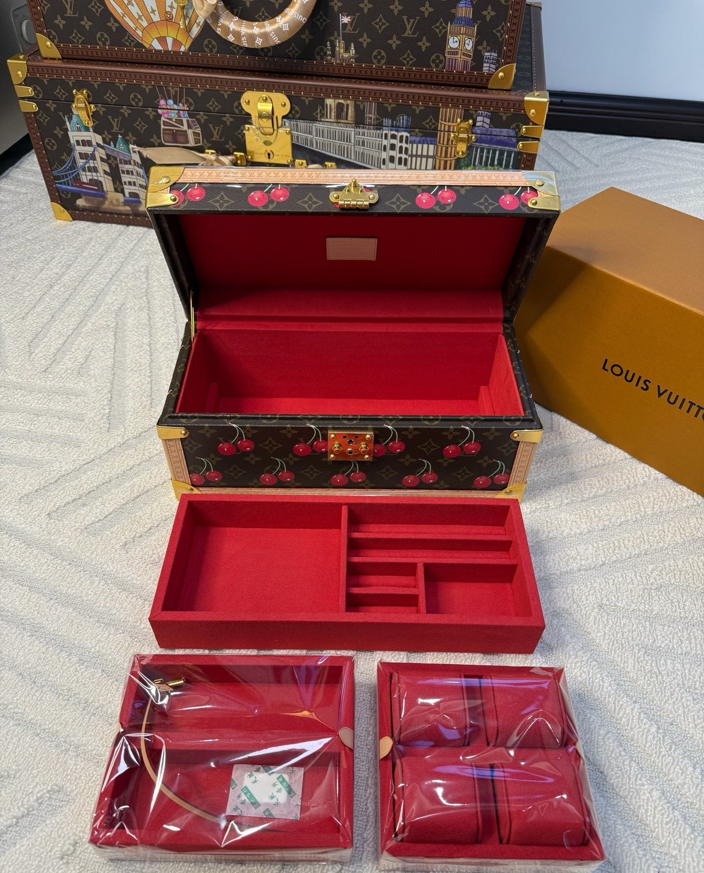 LV COFFRET ACCESSORIES BOX (CHERRY)