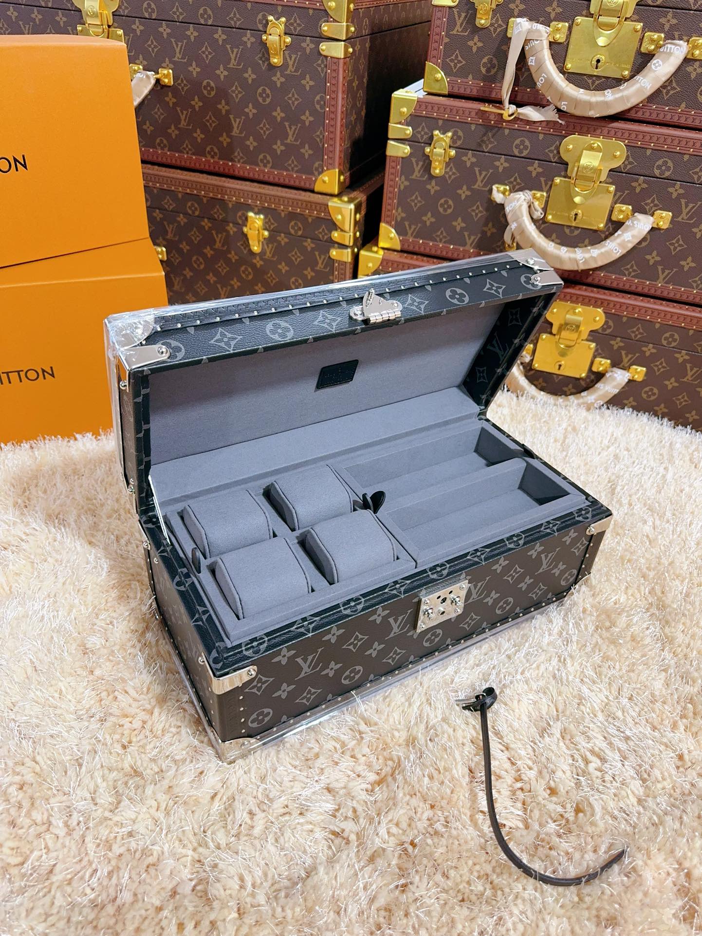 LV COFFRET ACCESSORIES BOX