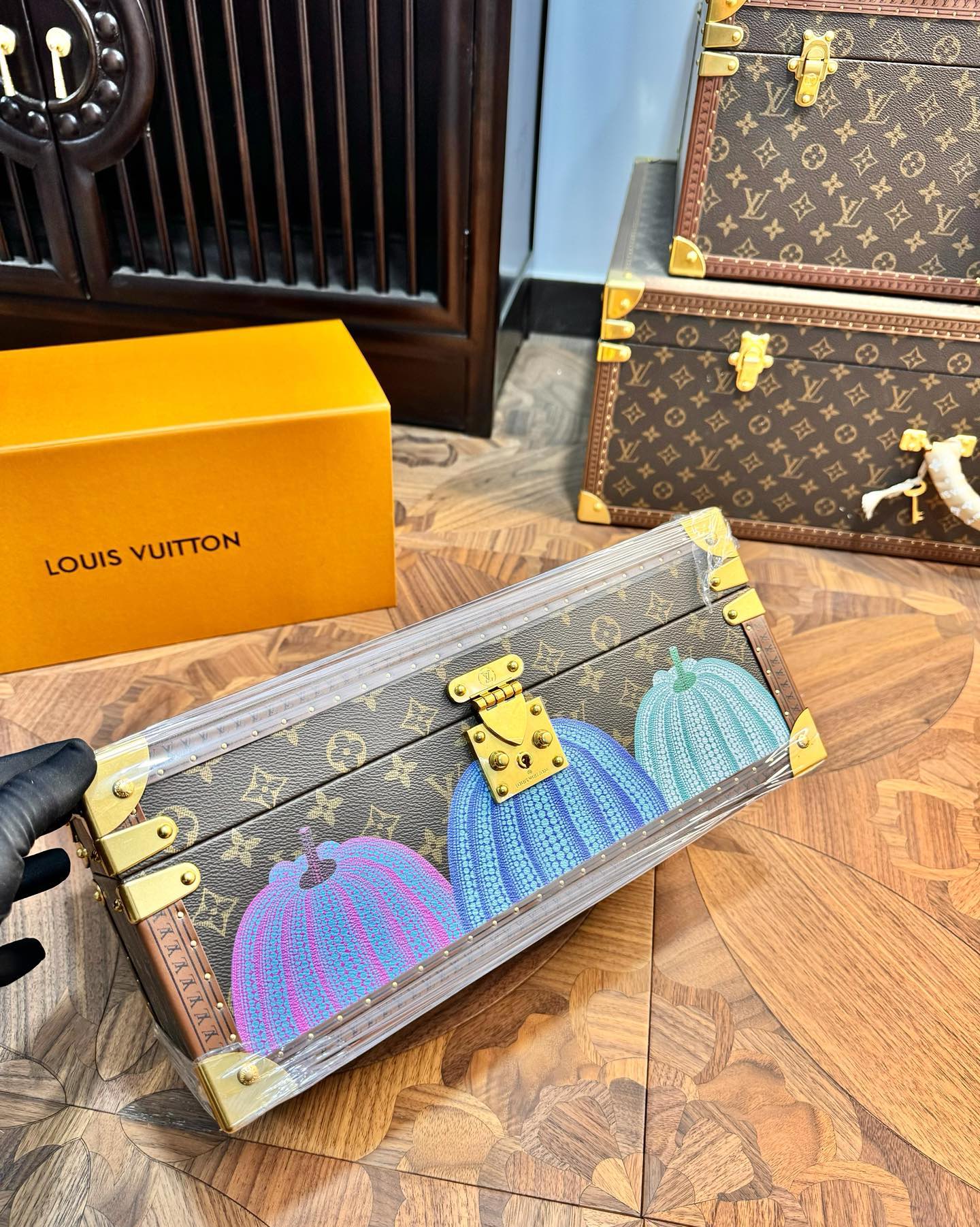 LV COFFRET ACCESSORIES BOX (PUMPKIN)