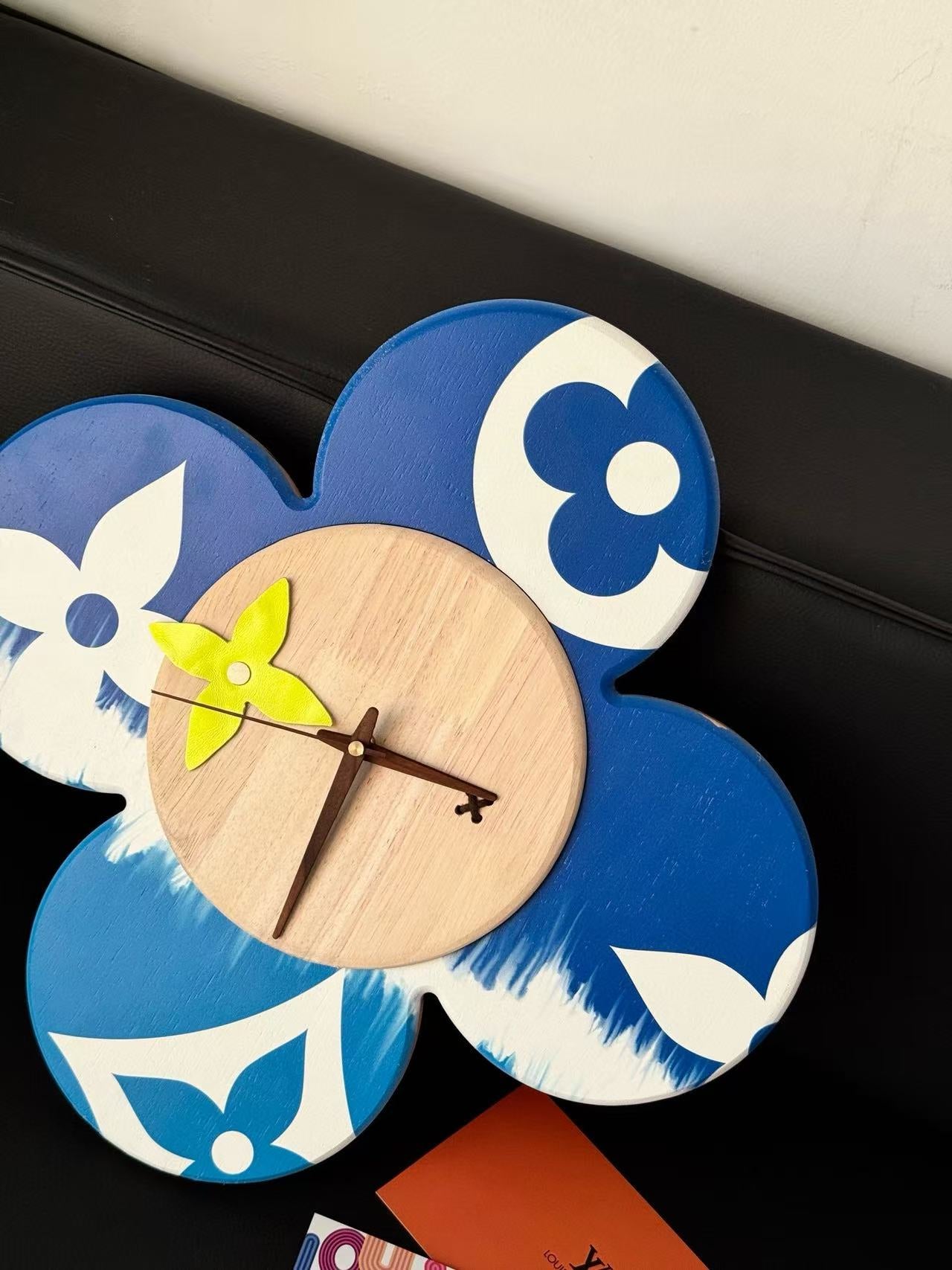 LV VIVIENNE CLOCK