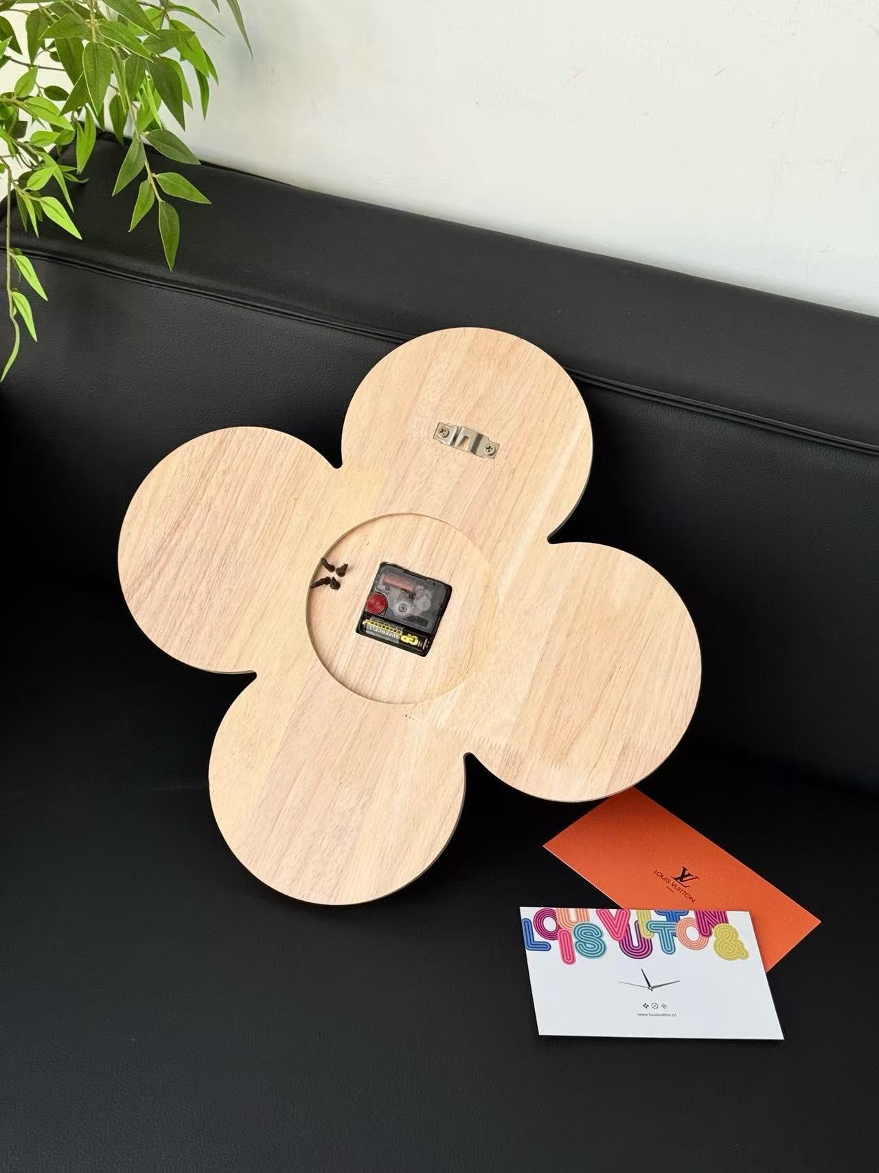 LV VIVIENNE CLOCK