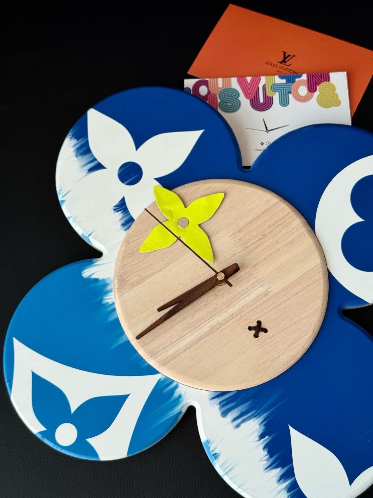 LV VIVIENNE CLOCK