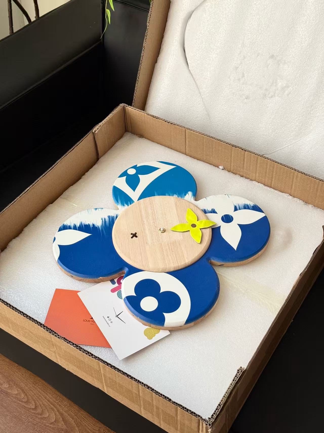 LV VIVIENNE CLOCK