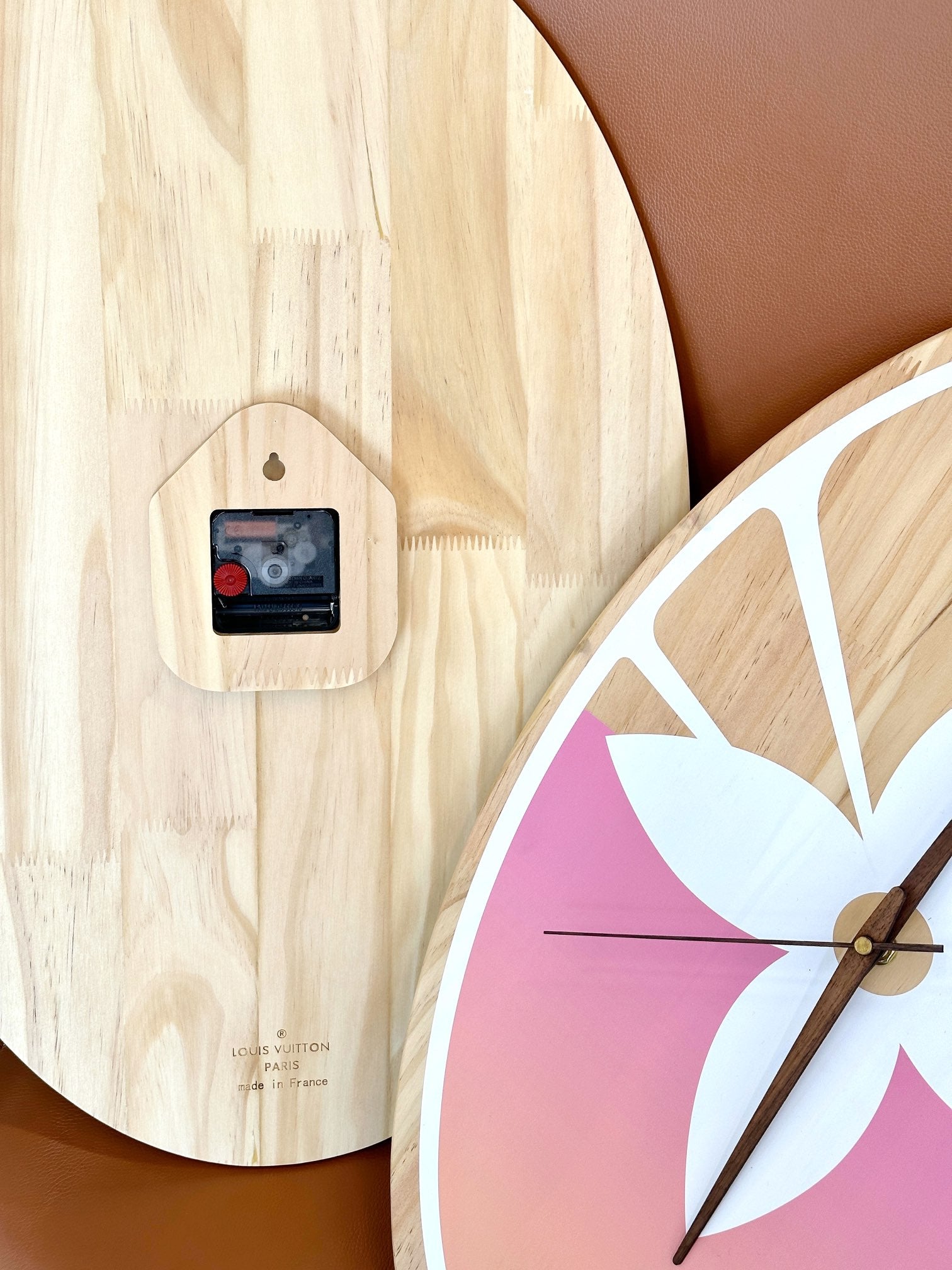 LV WAKEBOARD CLOCK