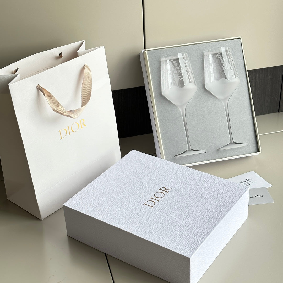 CHRISTIAN WINE GLASS SET