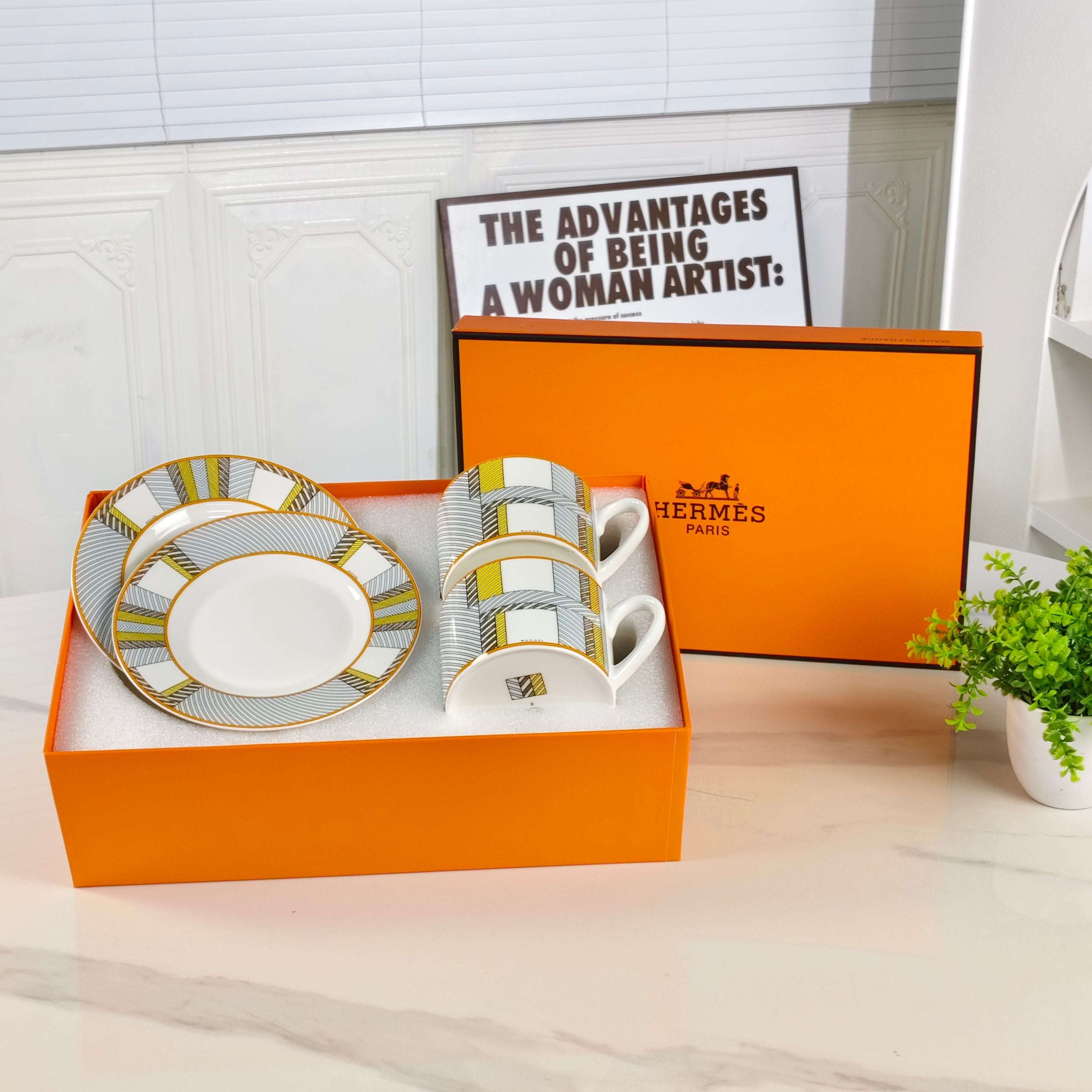 HERMES TEA CUP SET