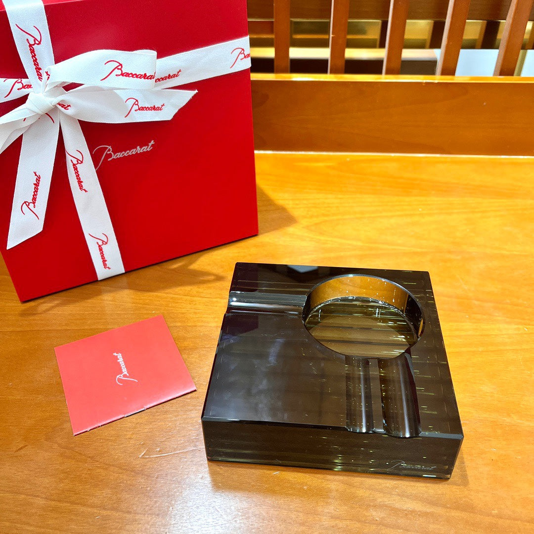 BACCARAT CRYSTAL ASHTRAY