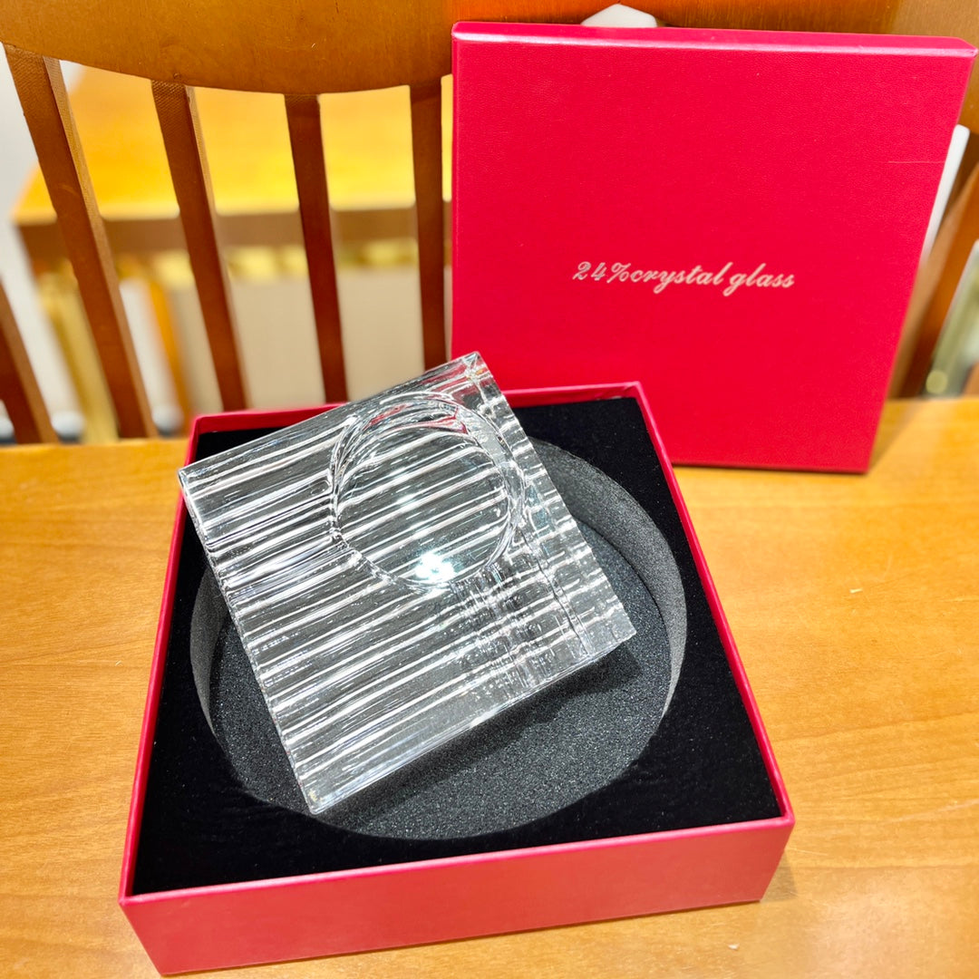 BACCARAT CRYSTAL ASHTRAY