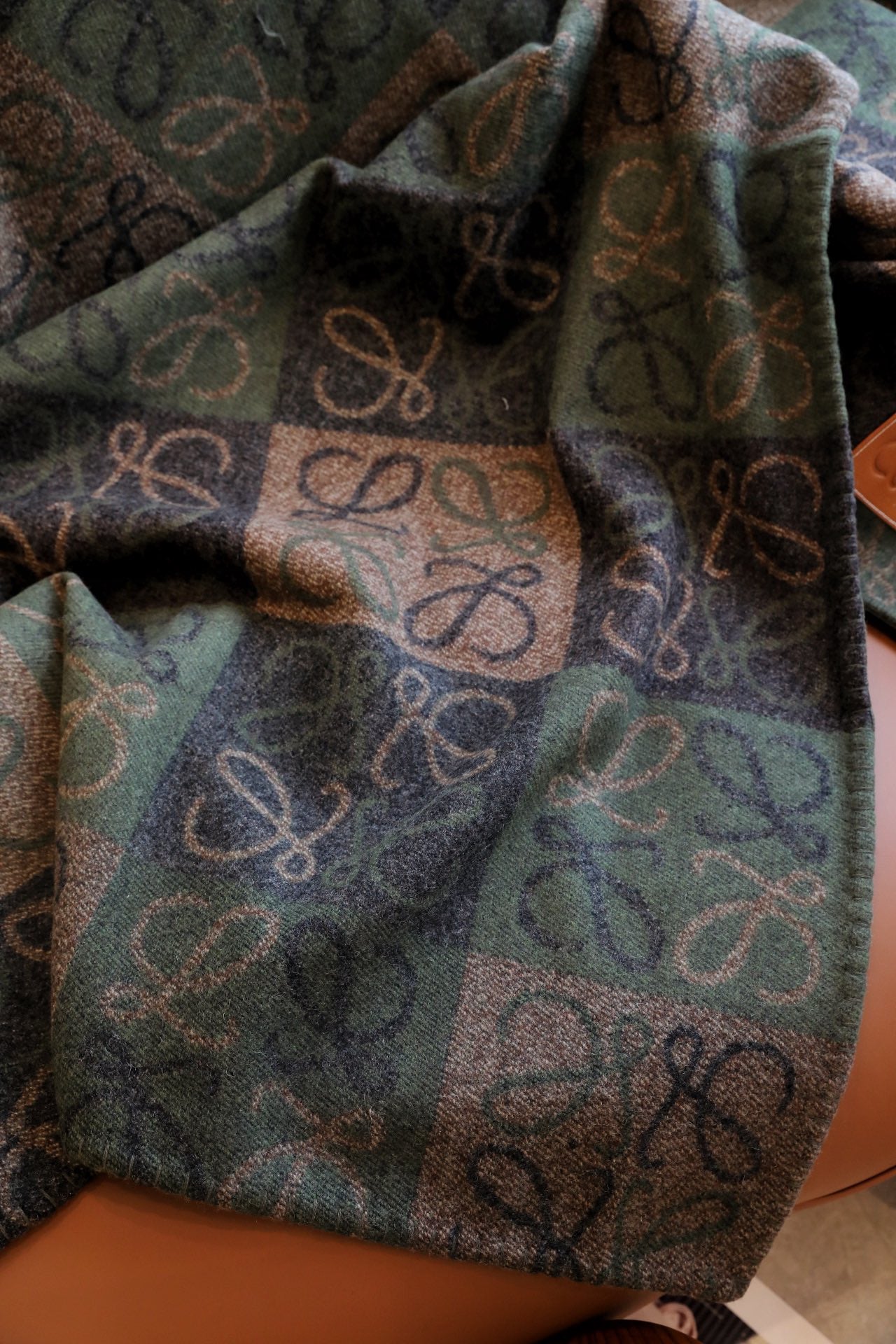LOEWE WOOL THROW BLANKET 1.0