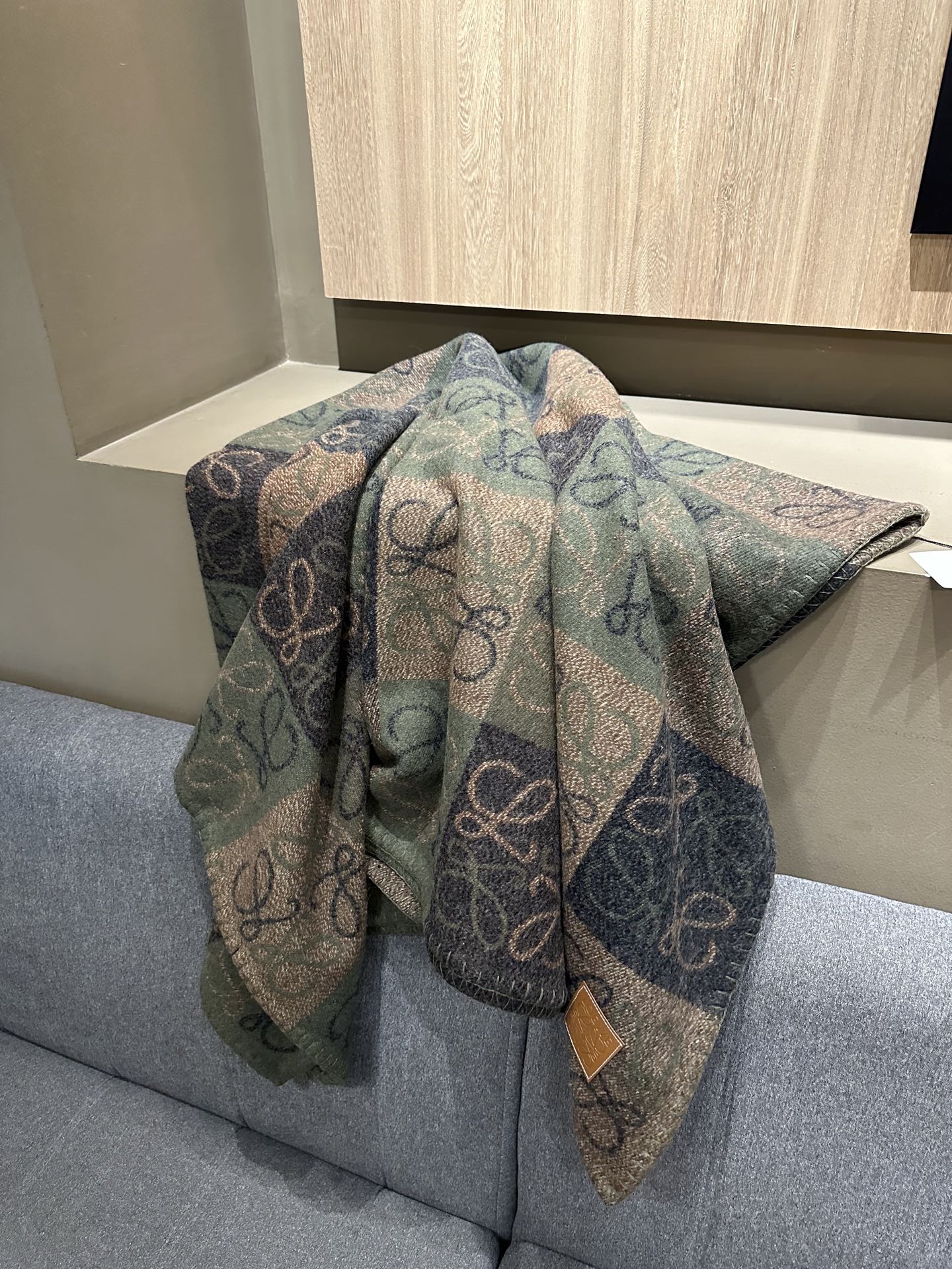 LOEWE WOOL THROW BLANKET 1.0