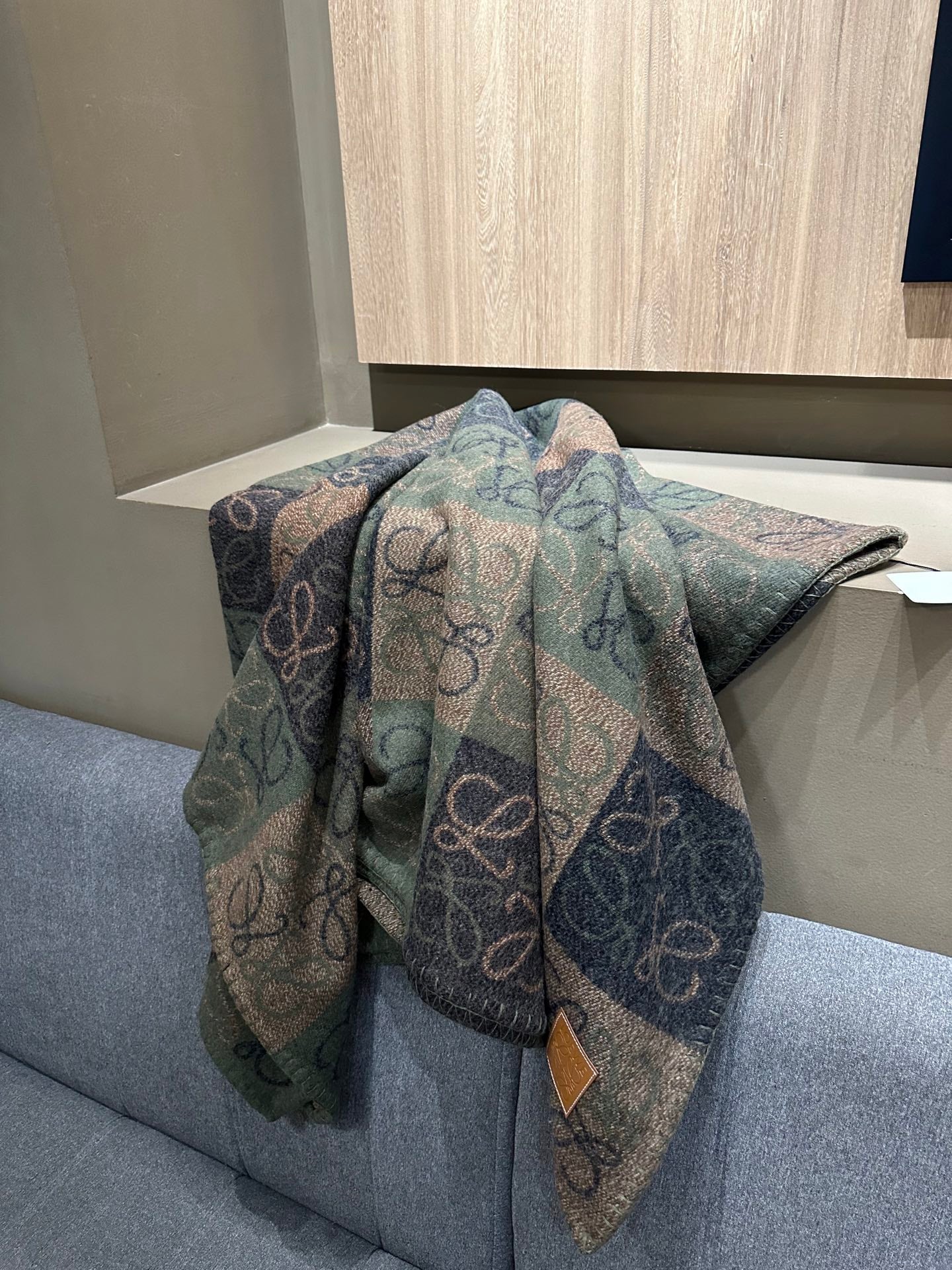LOEWE WOOL THROW BLANKET 1.0