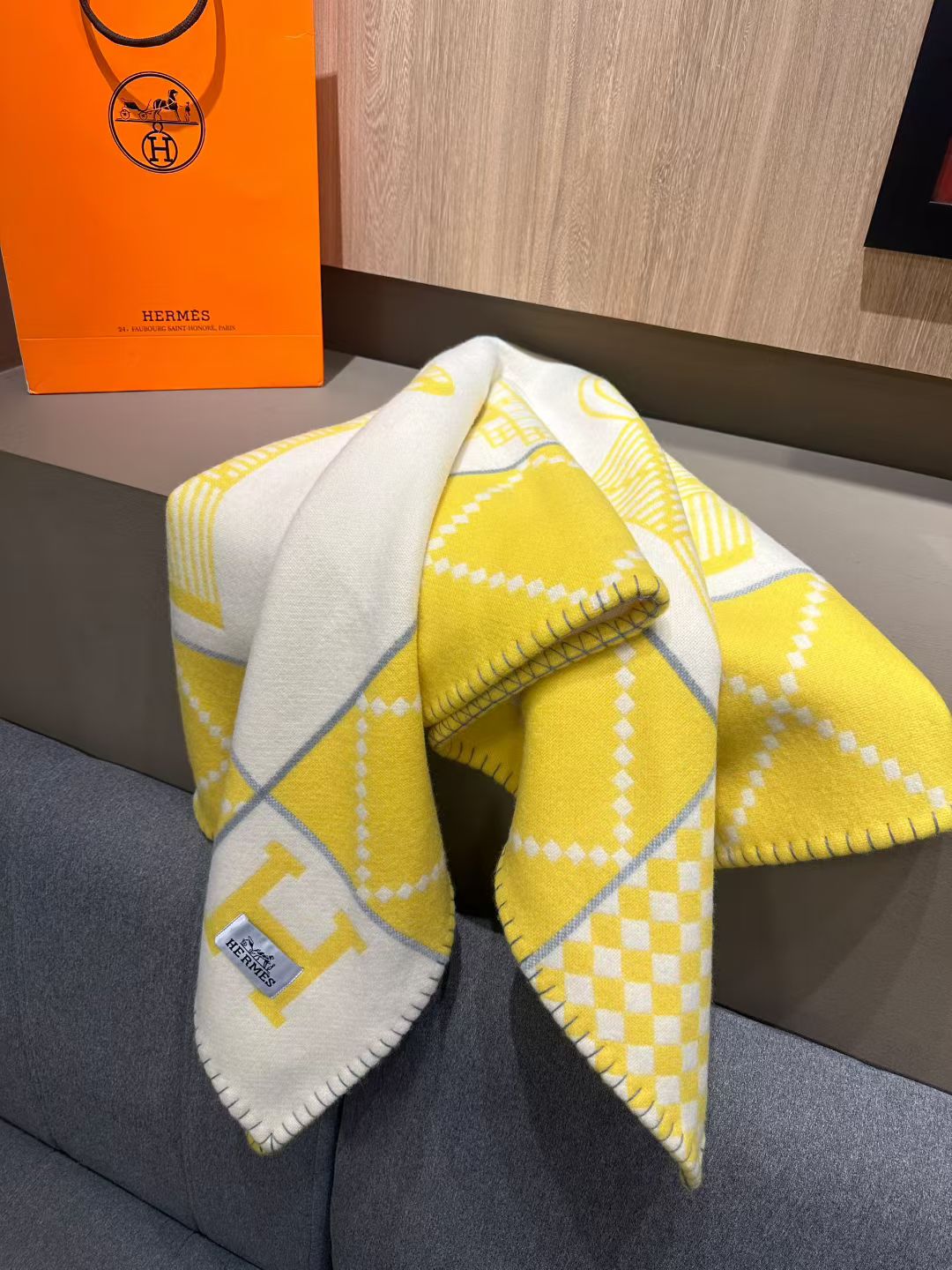 HERMES AVALON THROW BLANKET