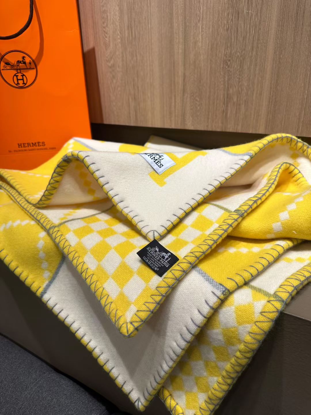 HERMES AVALON THROW BLANKET