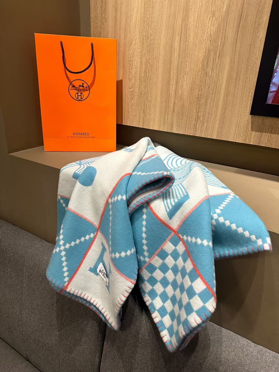 HERMES AVALON THROW BLANKET