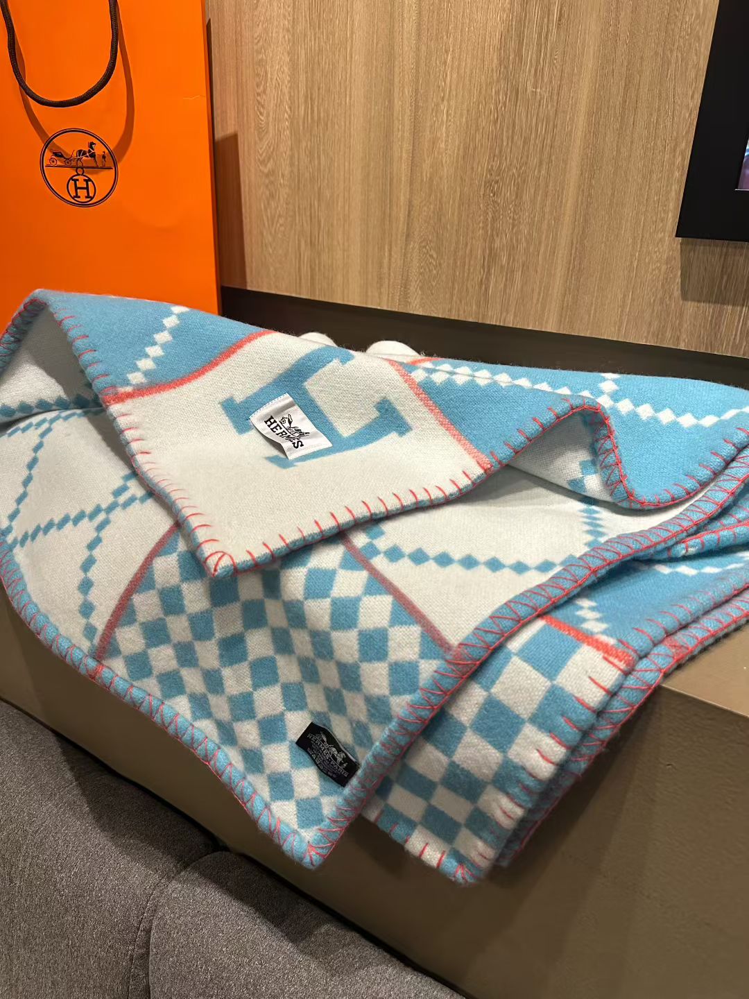 HERMES AVALON THROW BLANKET