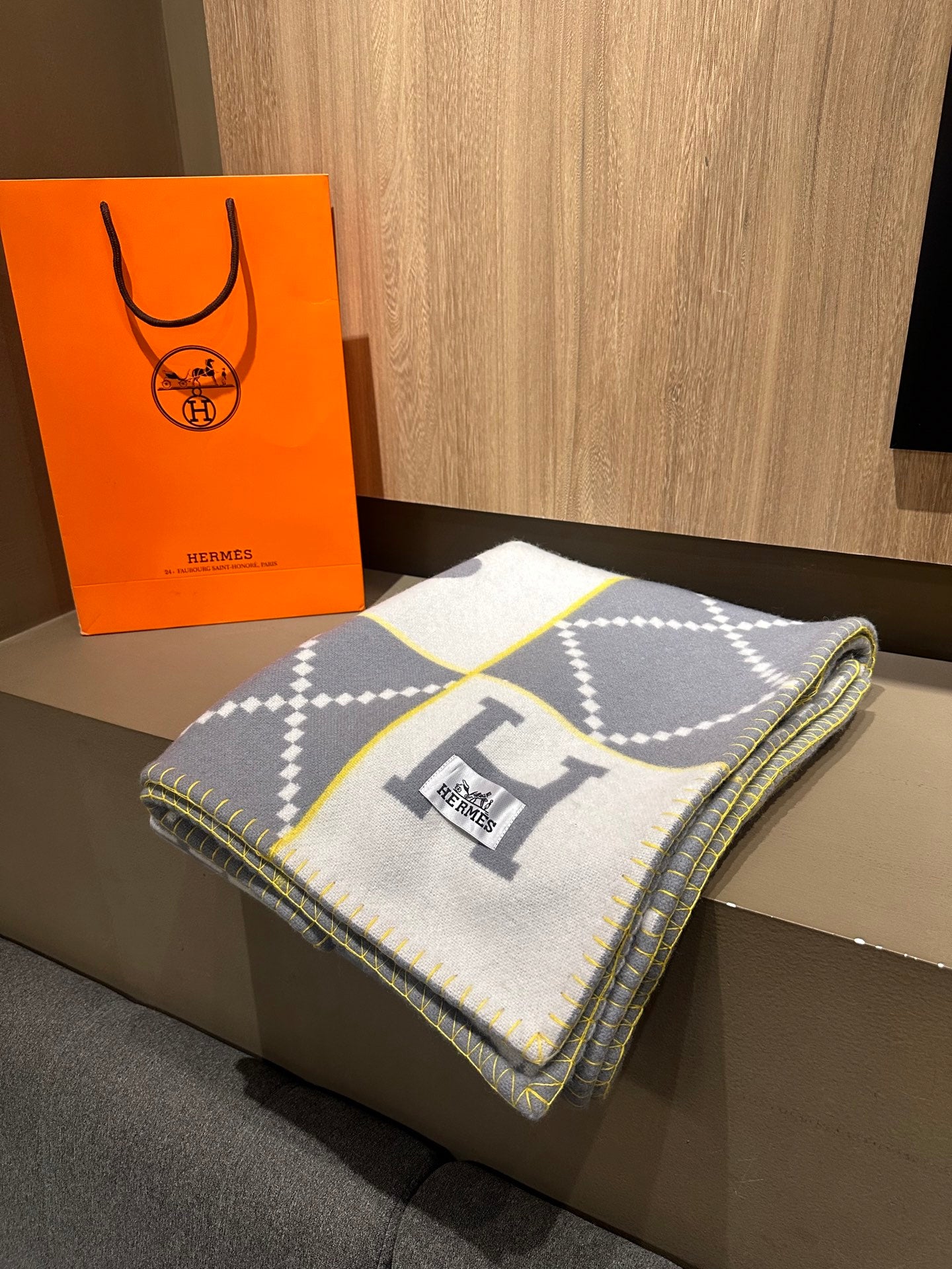 HERMES AVALON THROW BLANKET