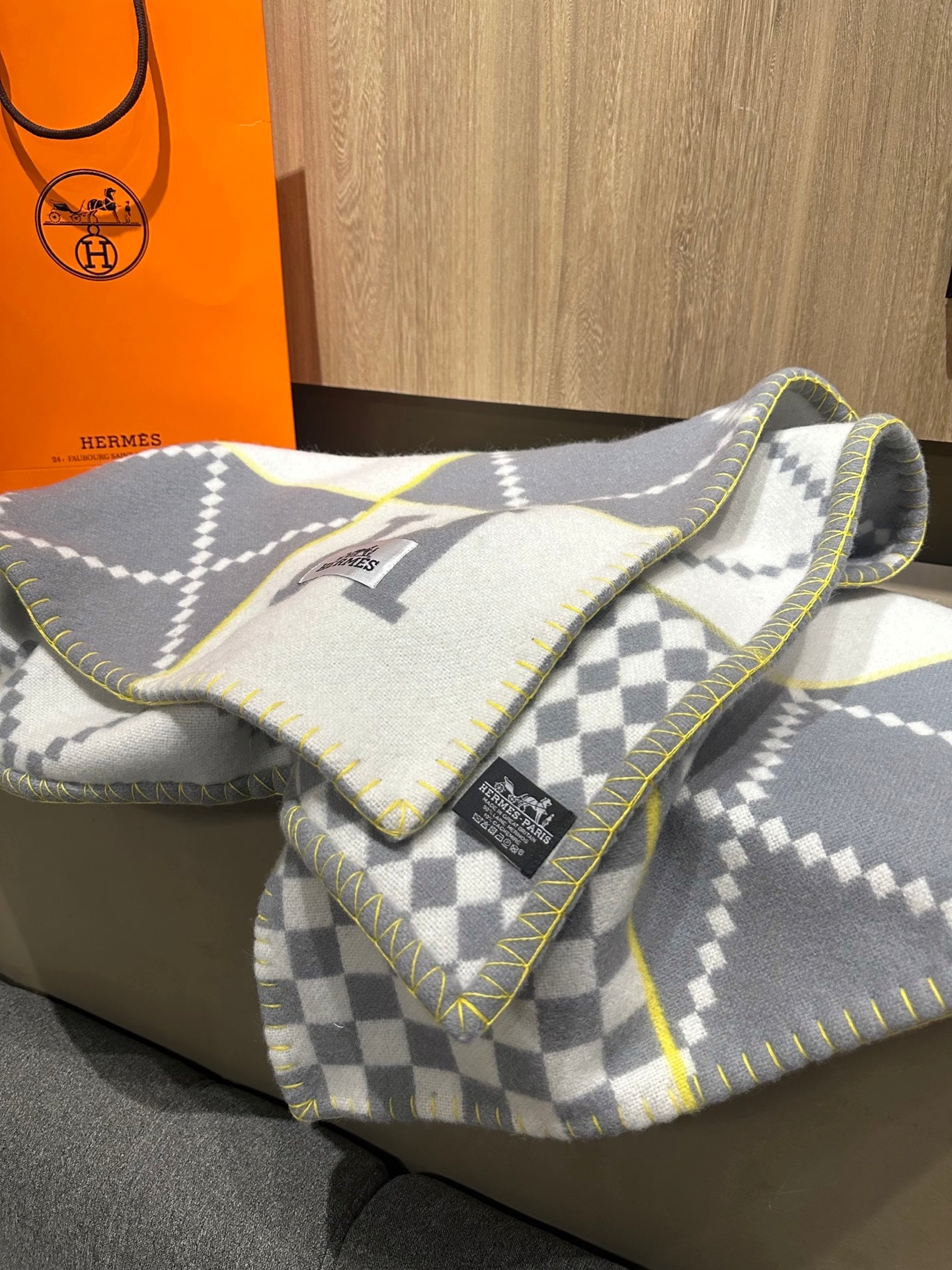 HERMES AVALON THROW BLANKET