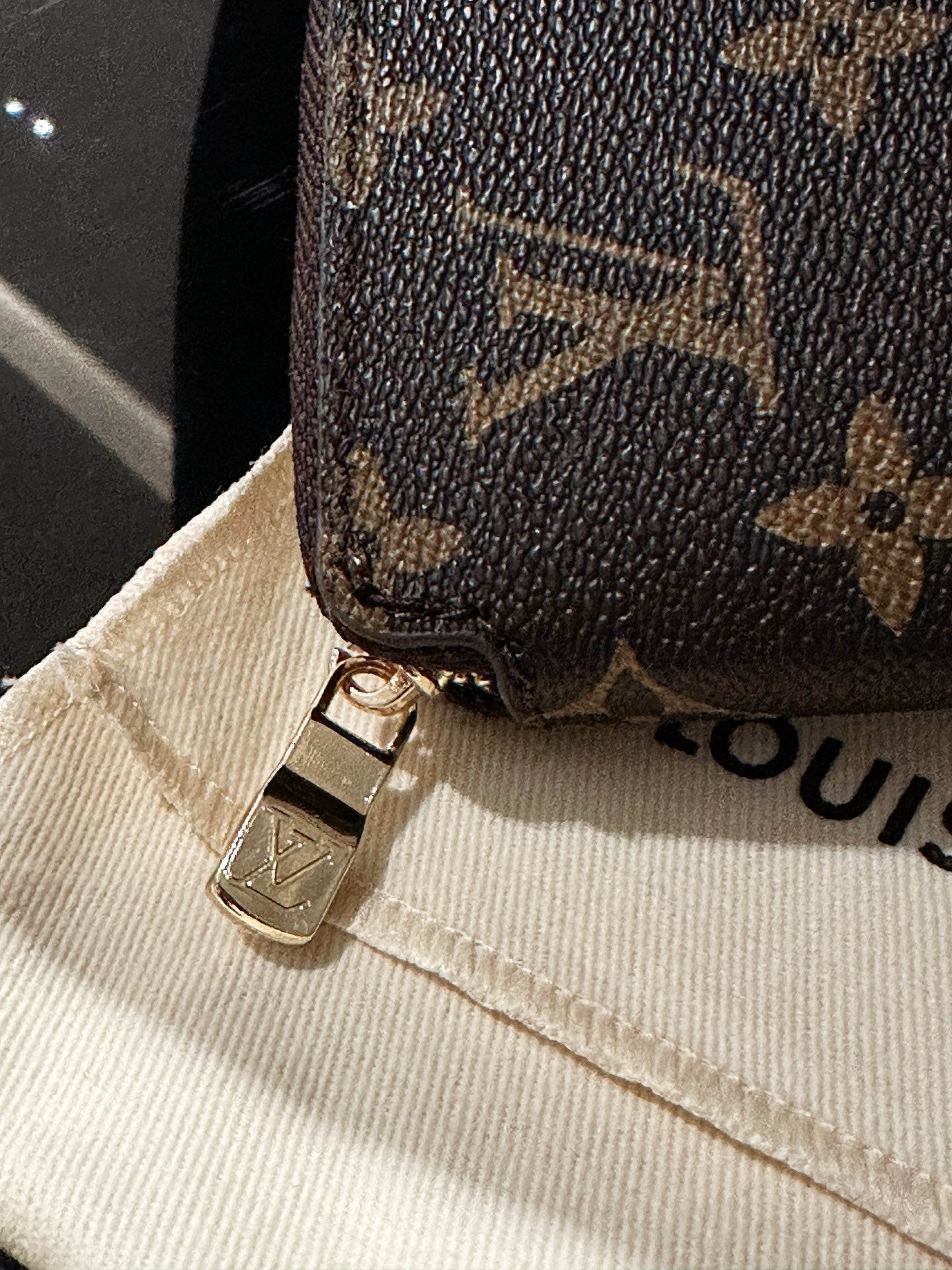 CUSTOM LV MANICURE SET