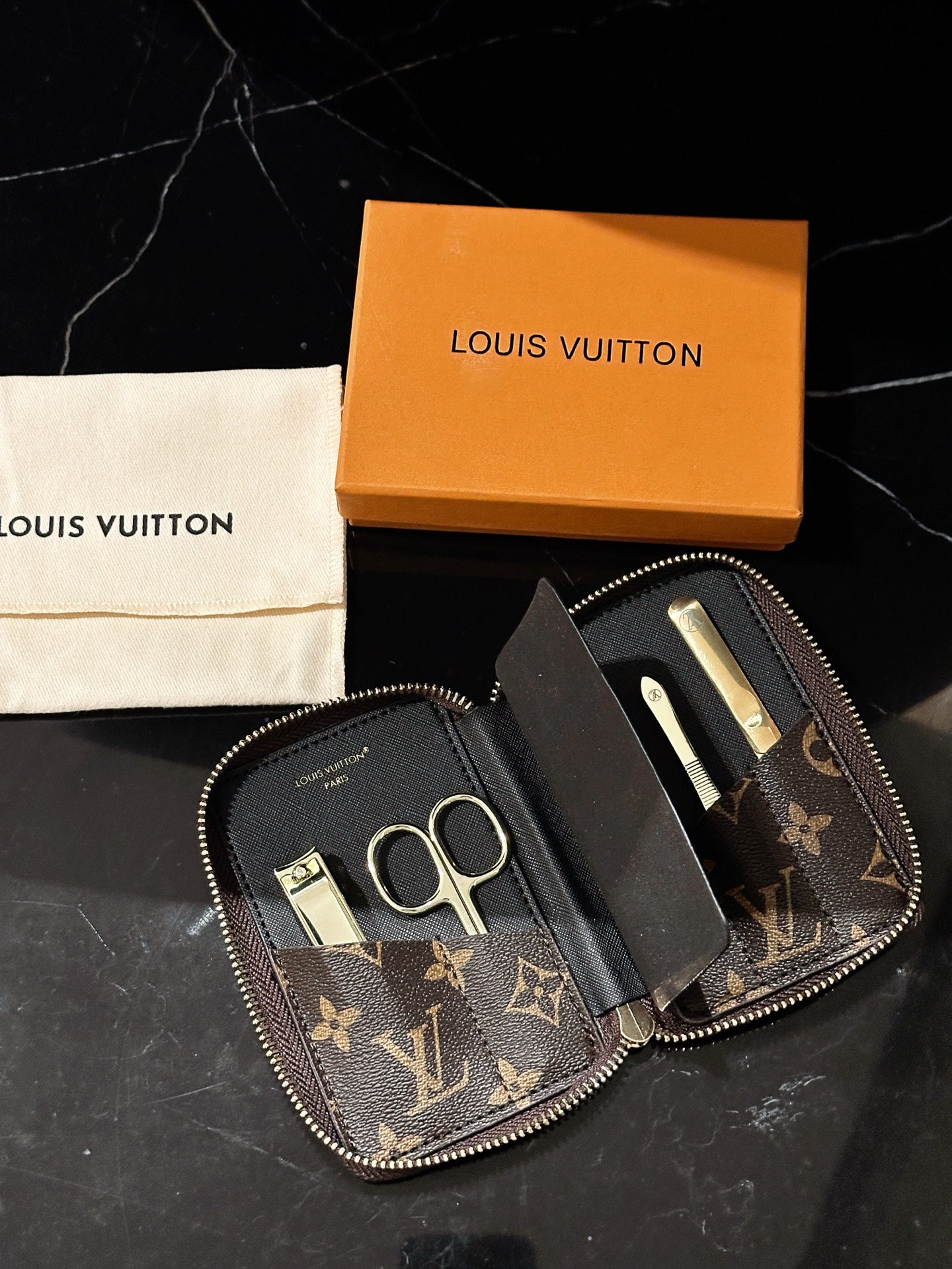 CUSTOM LV MANICURE SET