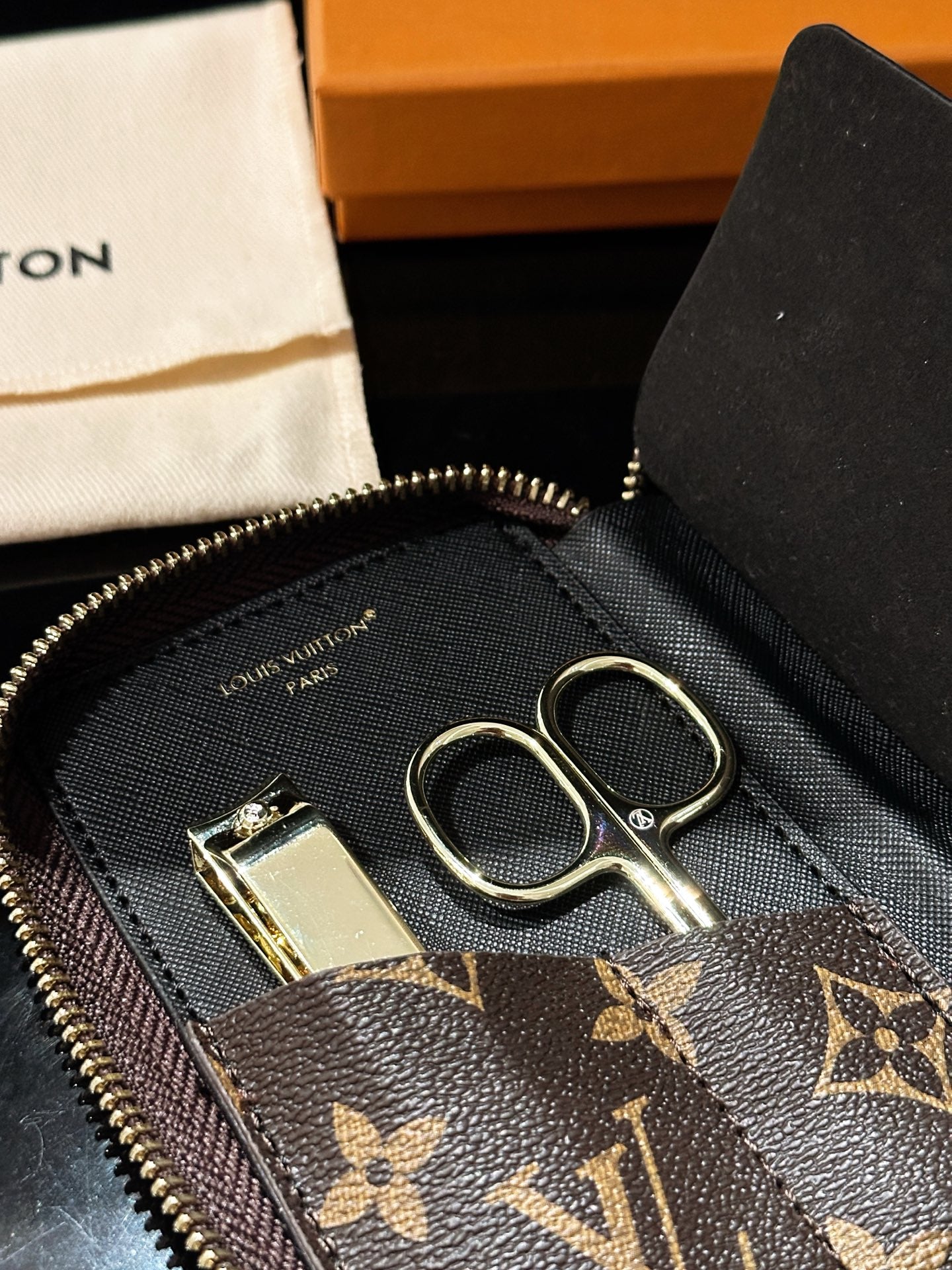 CUSTOM LV MANICURE SET