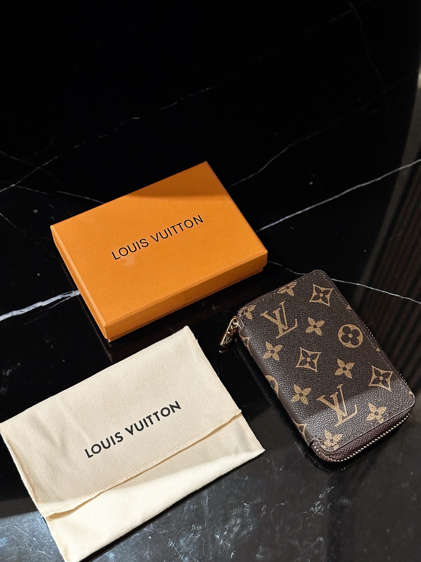 CUSTOM LV MANICURE SET