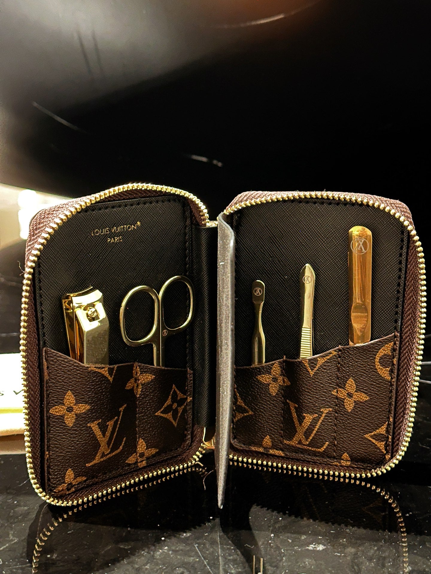 CUSTOM LV MANICURE SET
