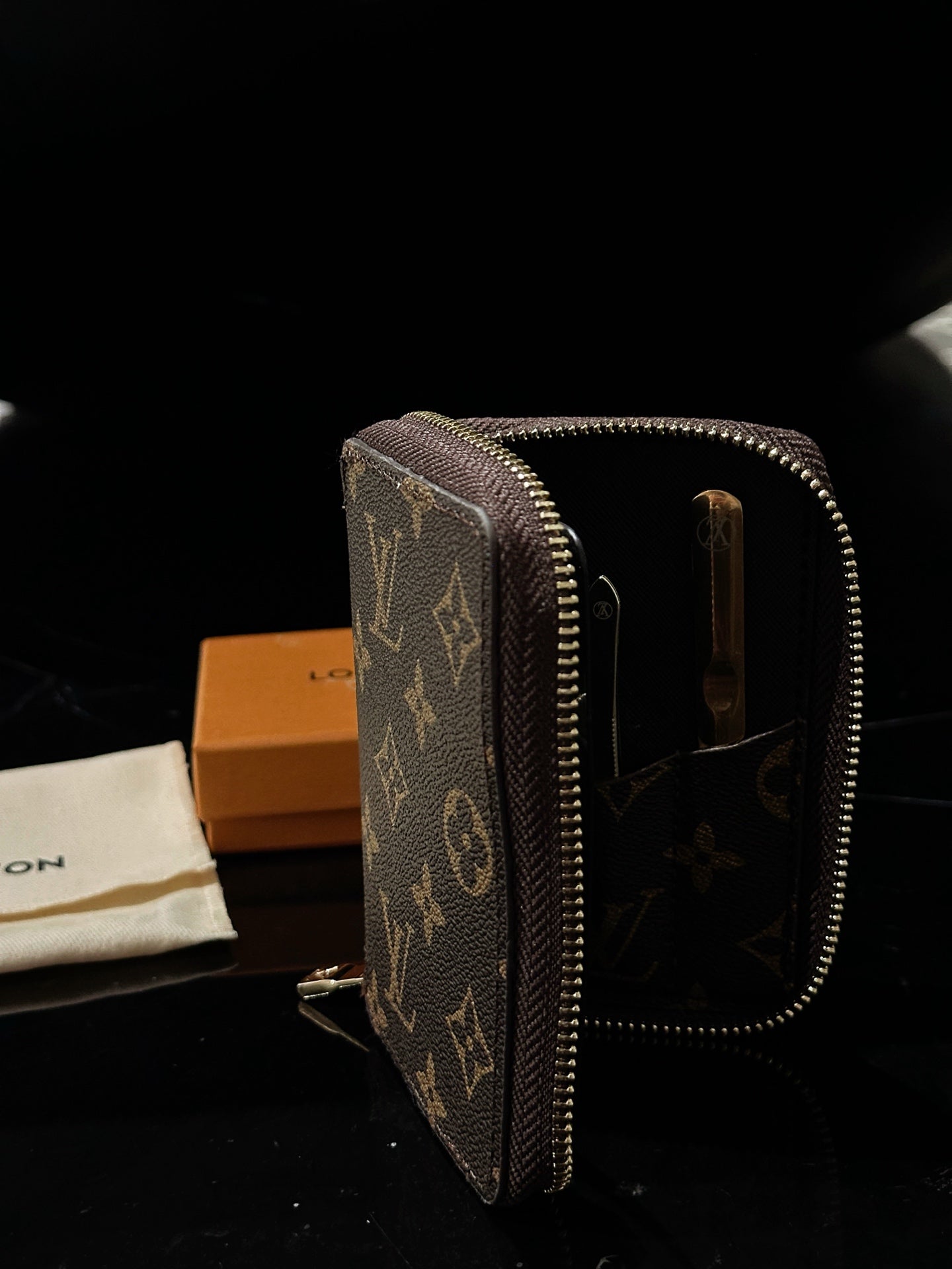 CUSTOM LV MANICURE SET