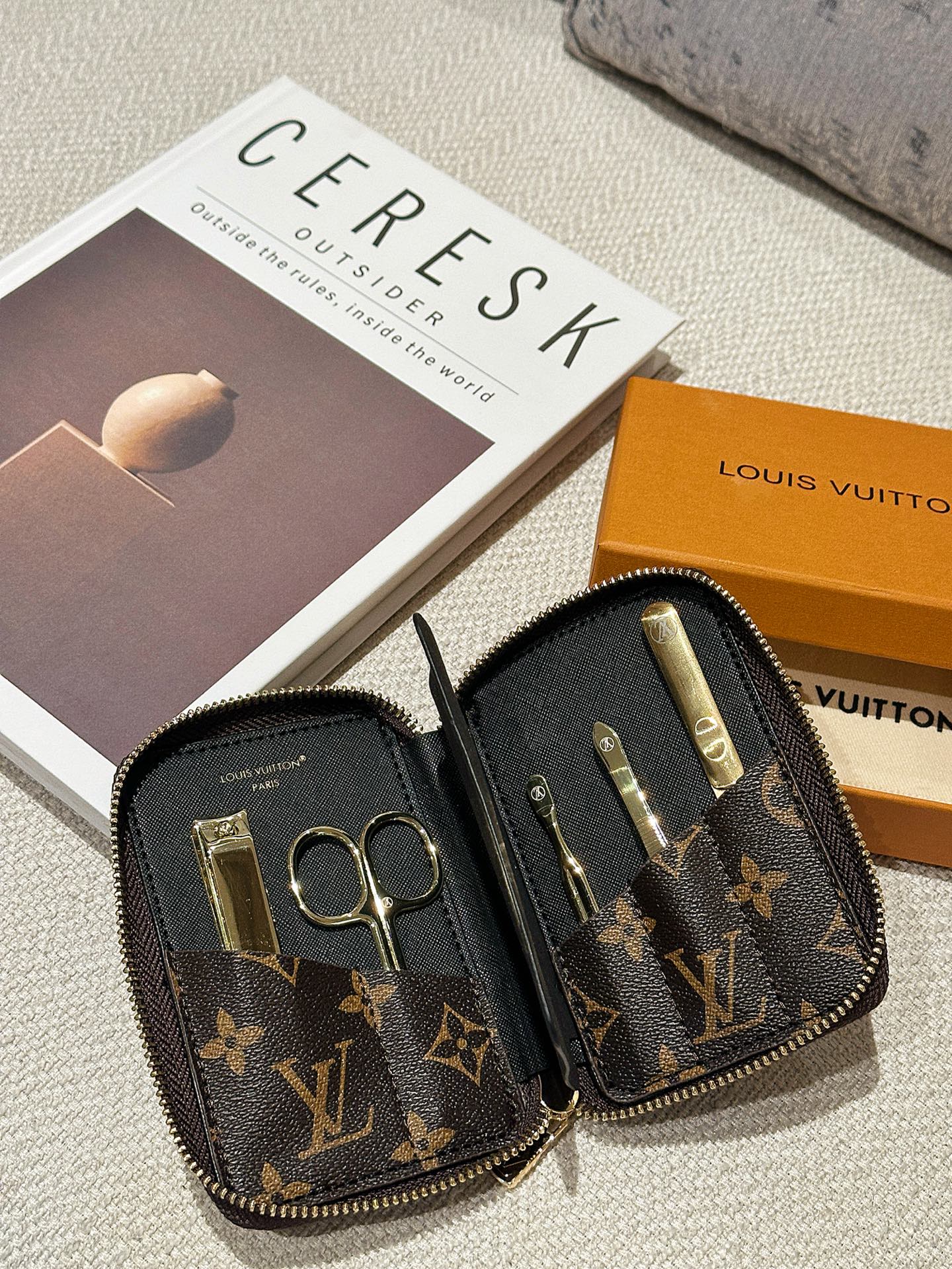 CUSTOM LV MANICURE SET