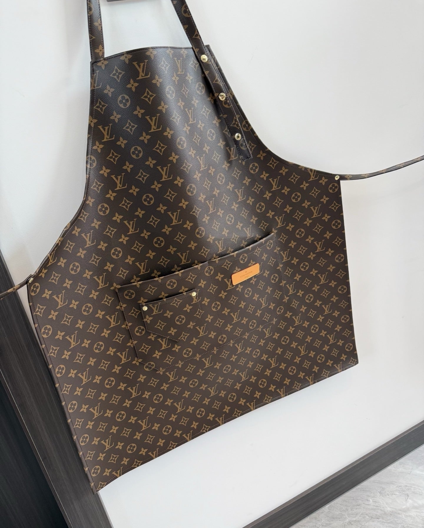 CUSTOM LV LEATHER APRON