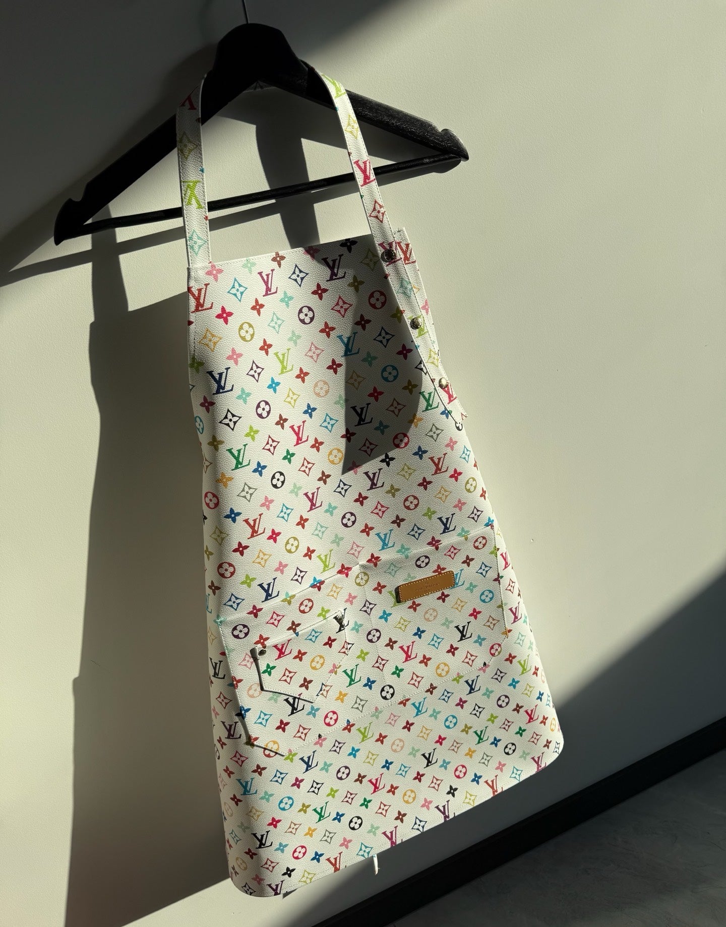 LOUIS VUITTON INSIDE ブランケットステッチ ルーズパンツ CUSTOM LV LEATHER APRON (MURAKAMI) – THE VAULT CHAMBER™