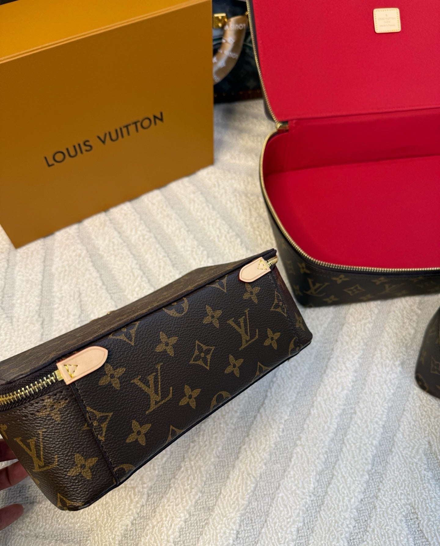 CUSTOM LV MAKE UP 3 IN 1 POUCH SET (RED INTERIOR)