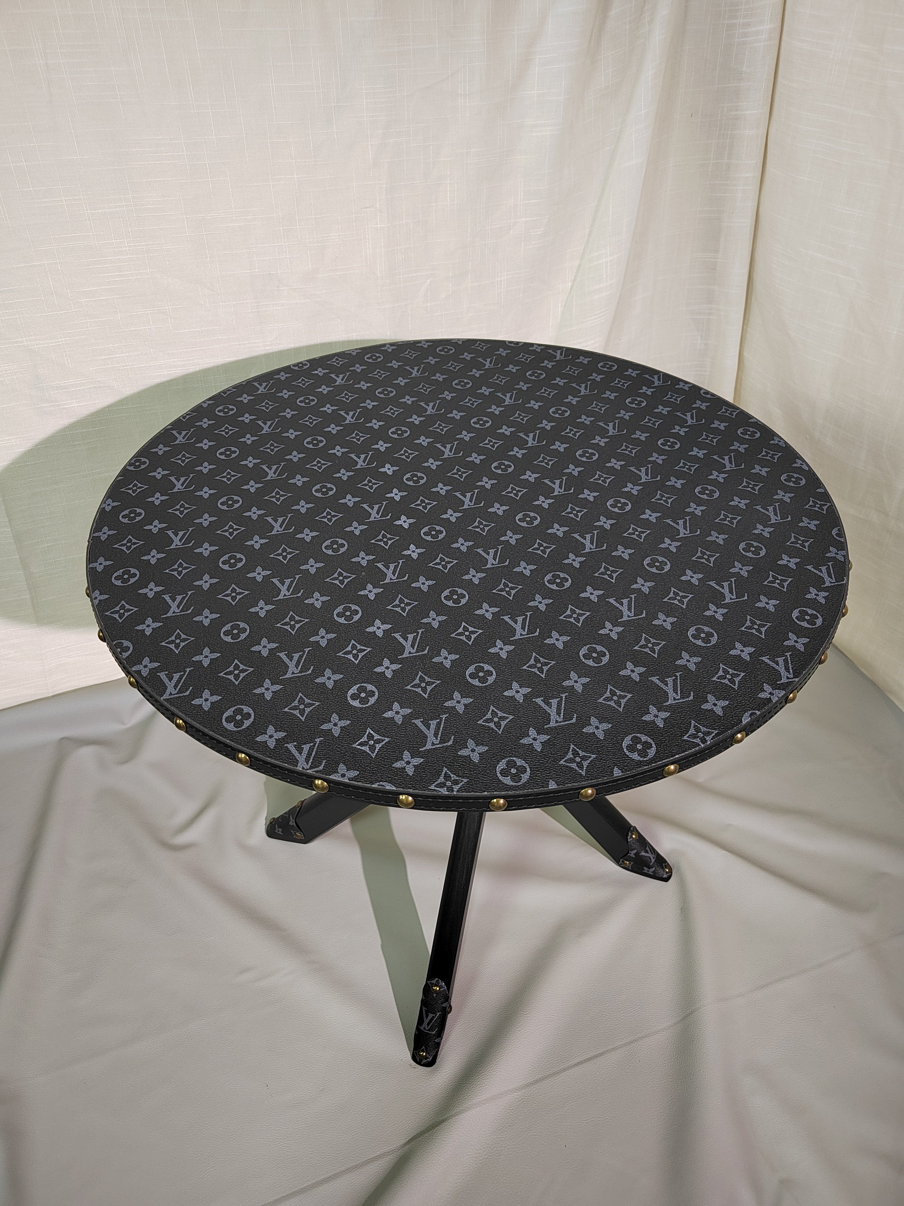 CUSTOM LV FOLDING TABLE (BLACK)