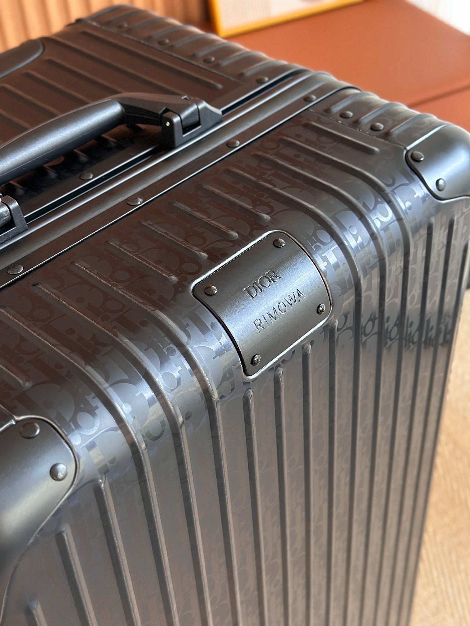 CHRISTIAN XL CHECK IN 100L TRUNK