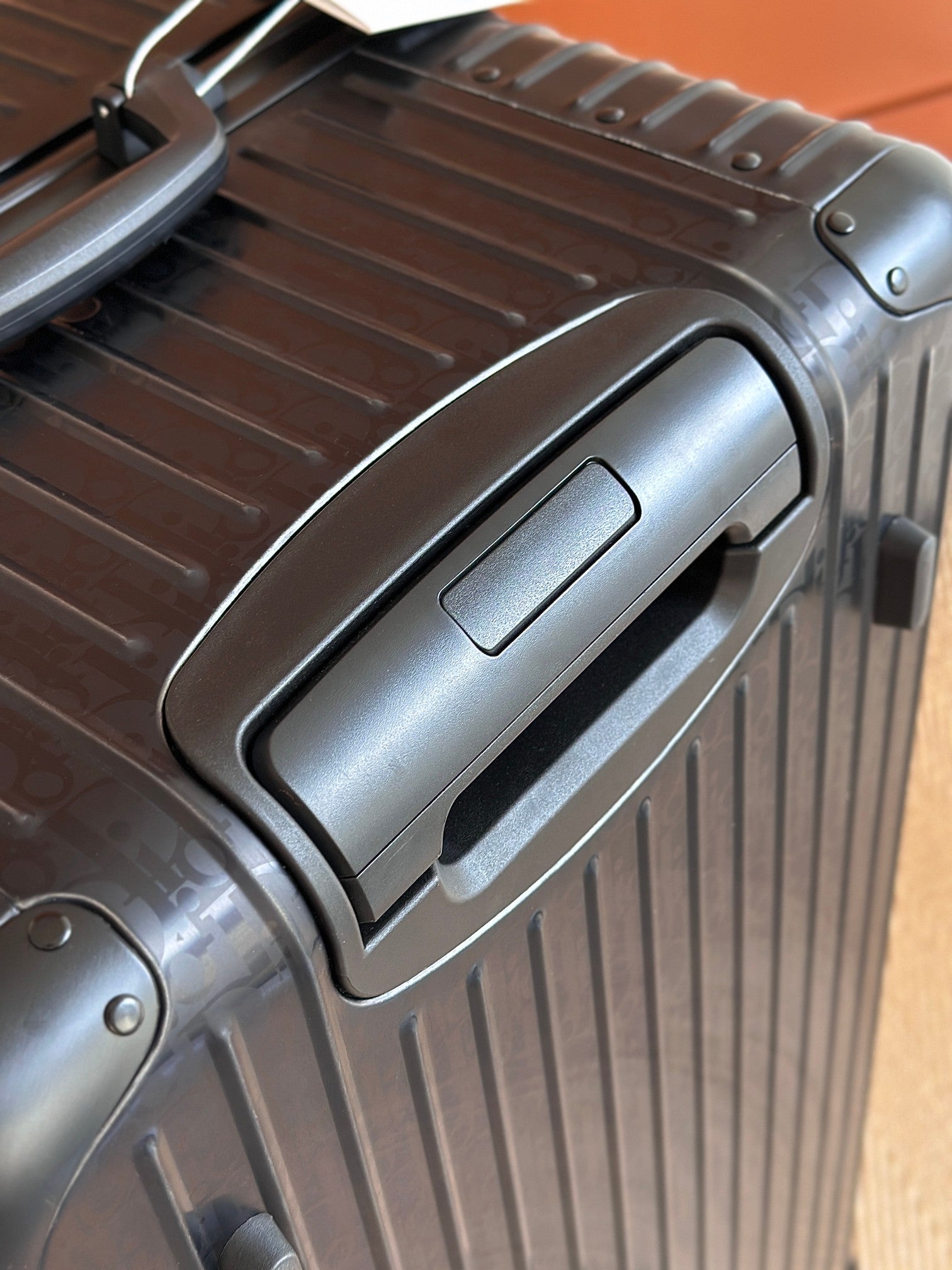 CHRISTIAN XL CHECK IN 100L TRUNK