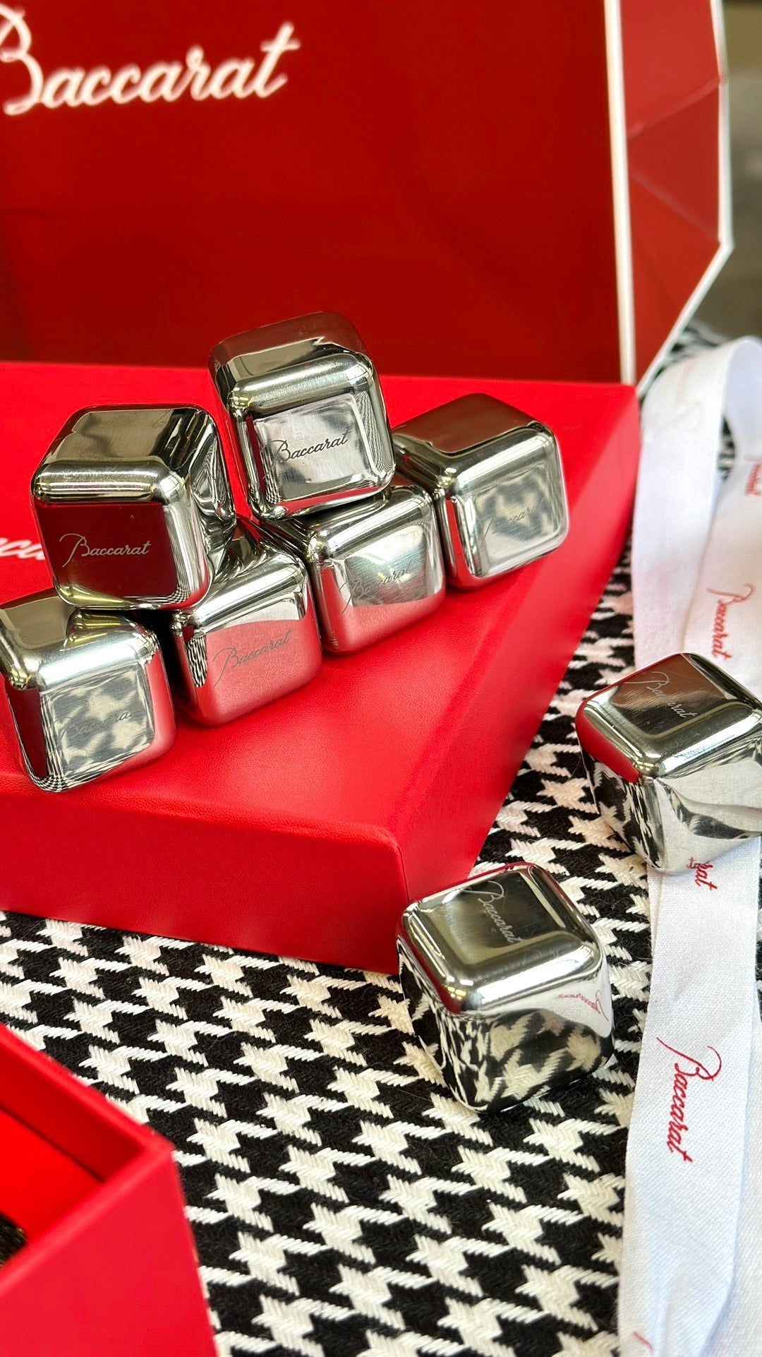 BACCARAT METAL ICE CUBES