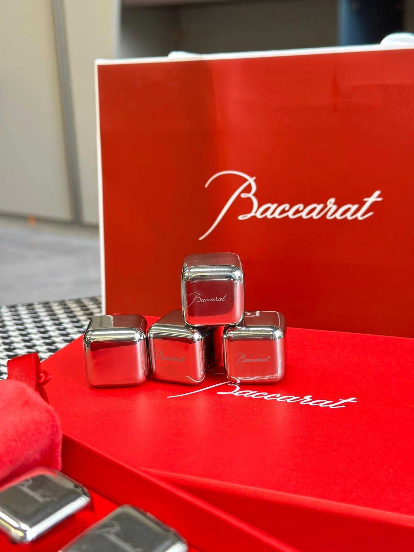 BACCARAT METAL ICE CUBES